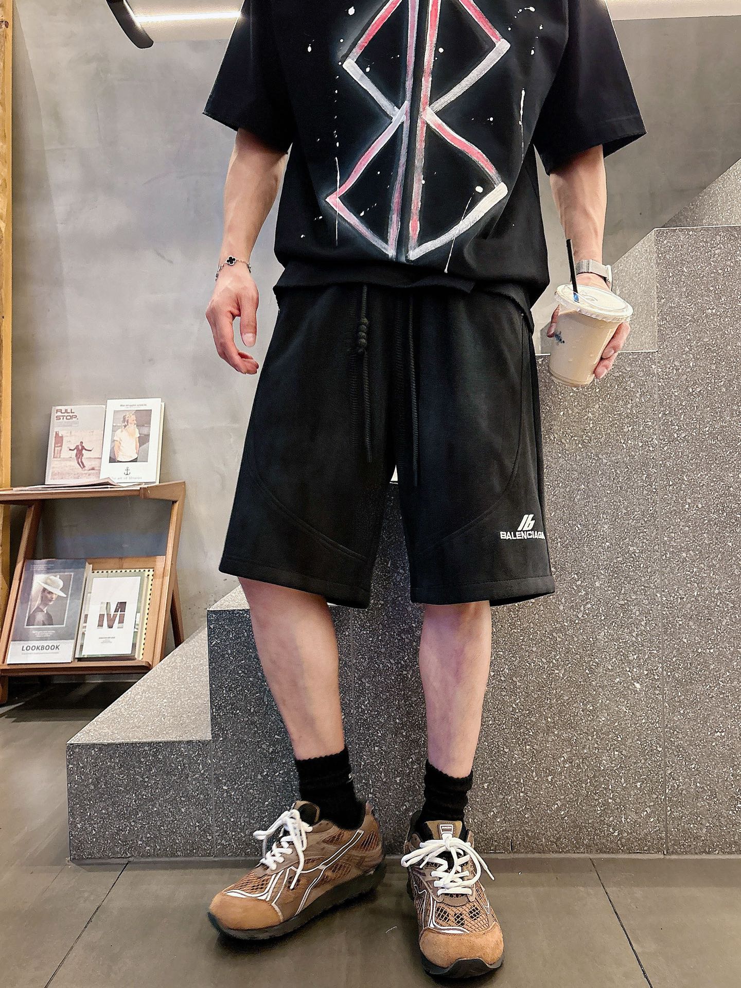 巴黎世家   三标齐全 2026夏季新款男士休闲短裤，高级定制面料透气面料 透气弹力舒适度极高，细节无可