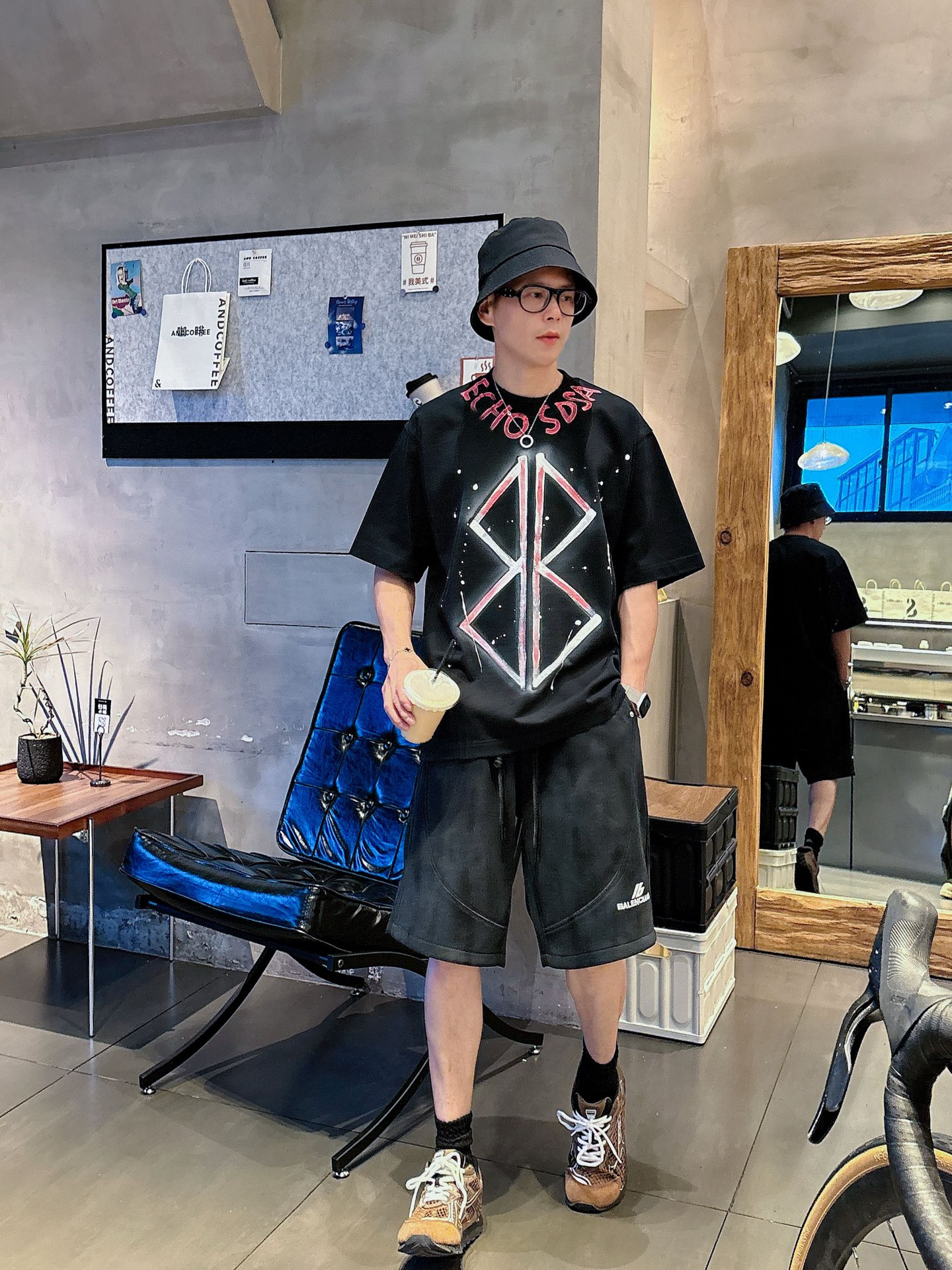 巴黎世家   三标齐全 2026夏季新款男士休闲短裤，高级定制面料透气面料 透气弹力舒适度极高，细节无可