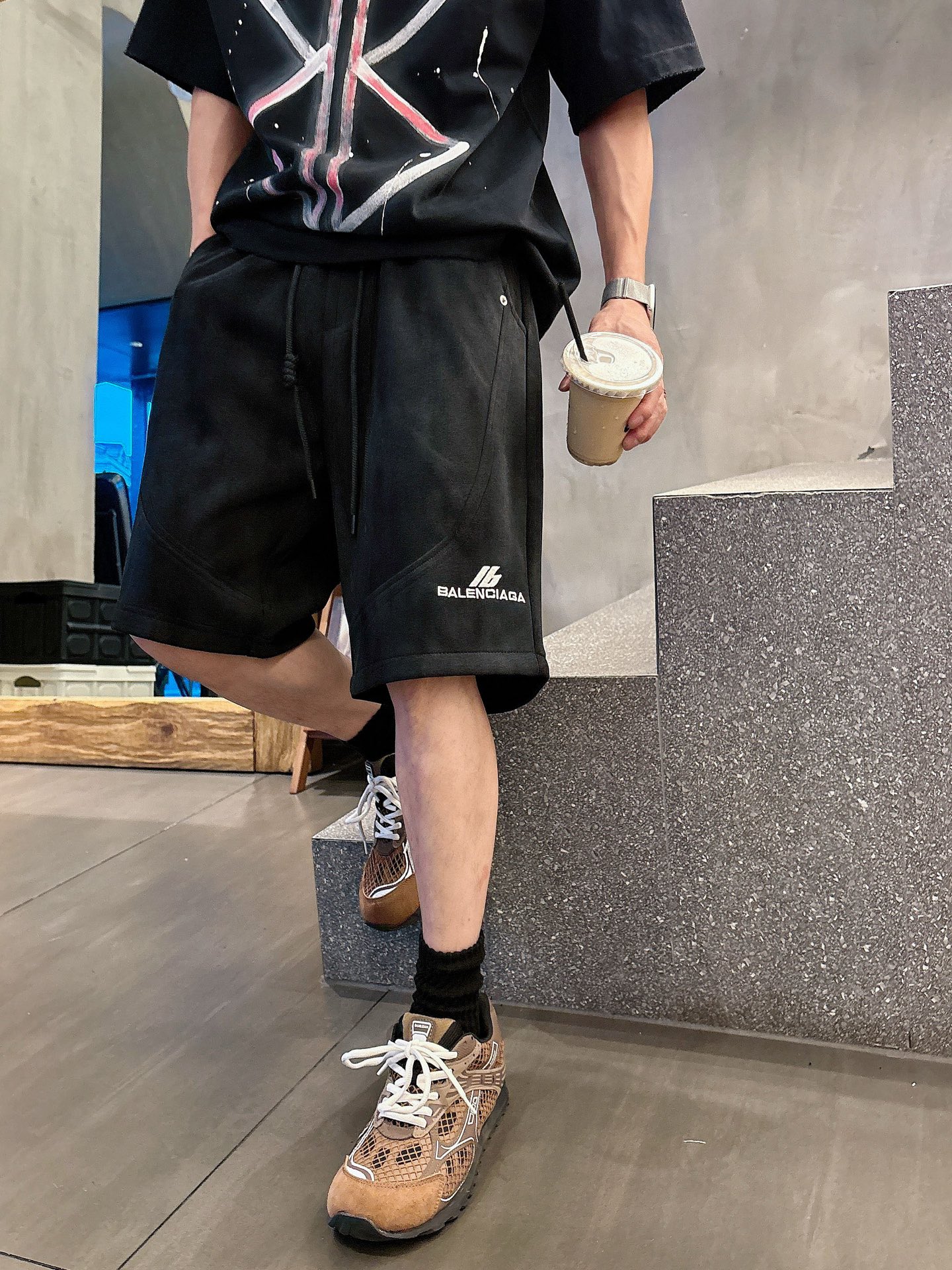巴黎世家   三标齐全 2026夏季新款男士休闲短裤，高级定制面料透气面料 透气弹力舒适度极高，细节无可