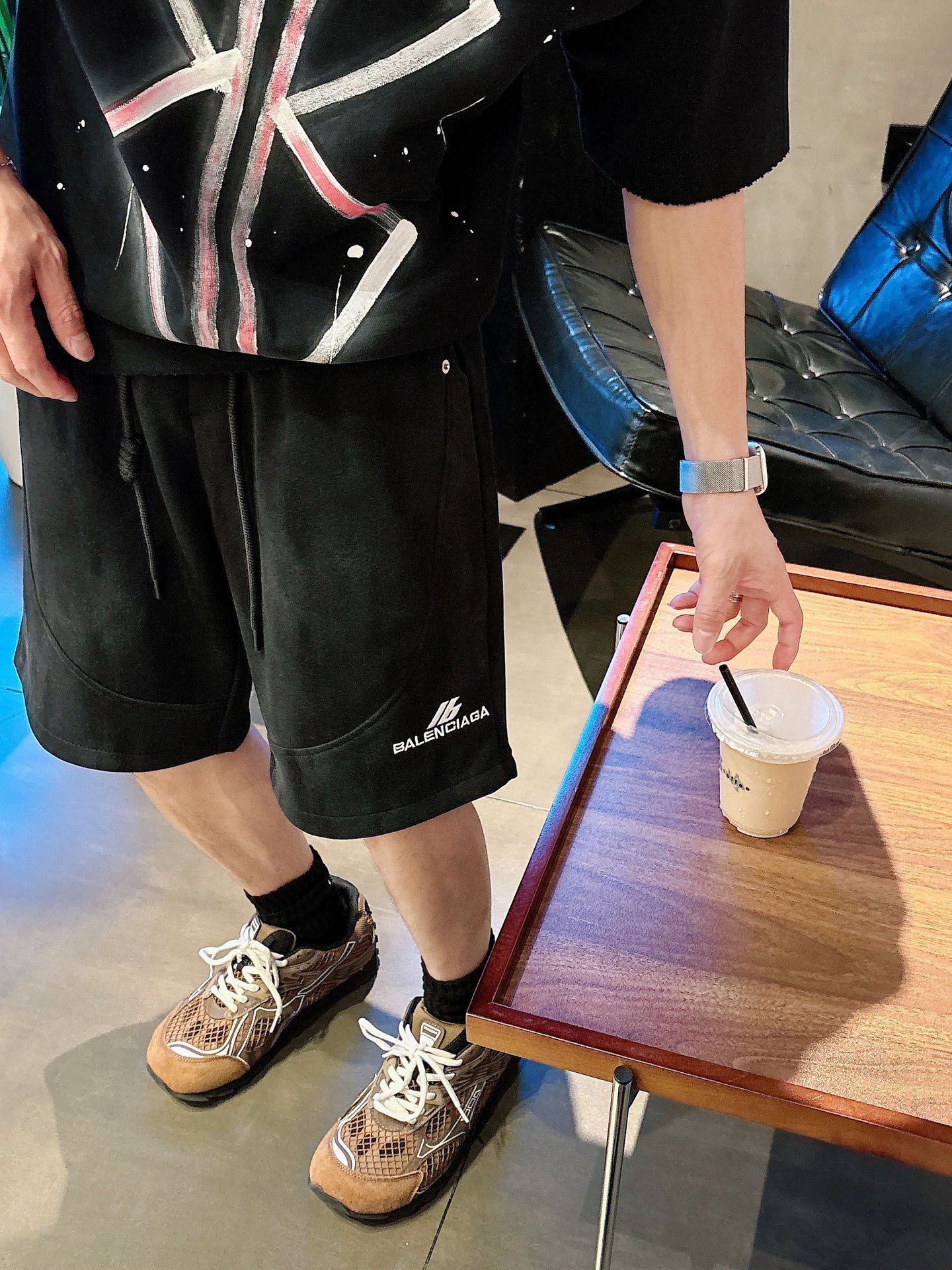 巴黎世家   三标齐全 2026夏季新款男士休闲短裤，高级定制面料透气面料 透气弹力舒适度极高，细节无可