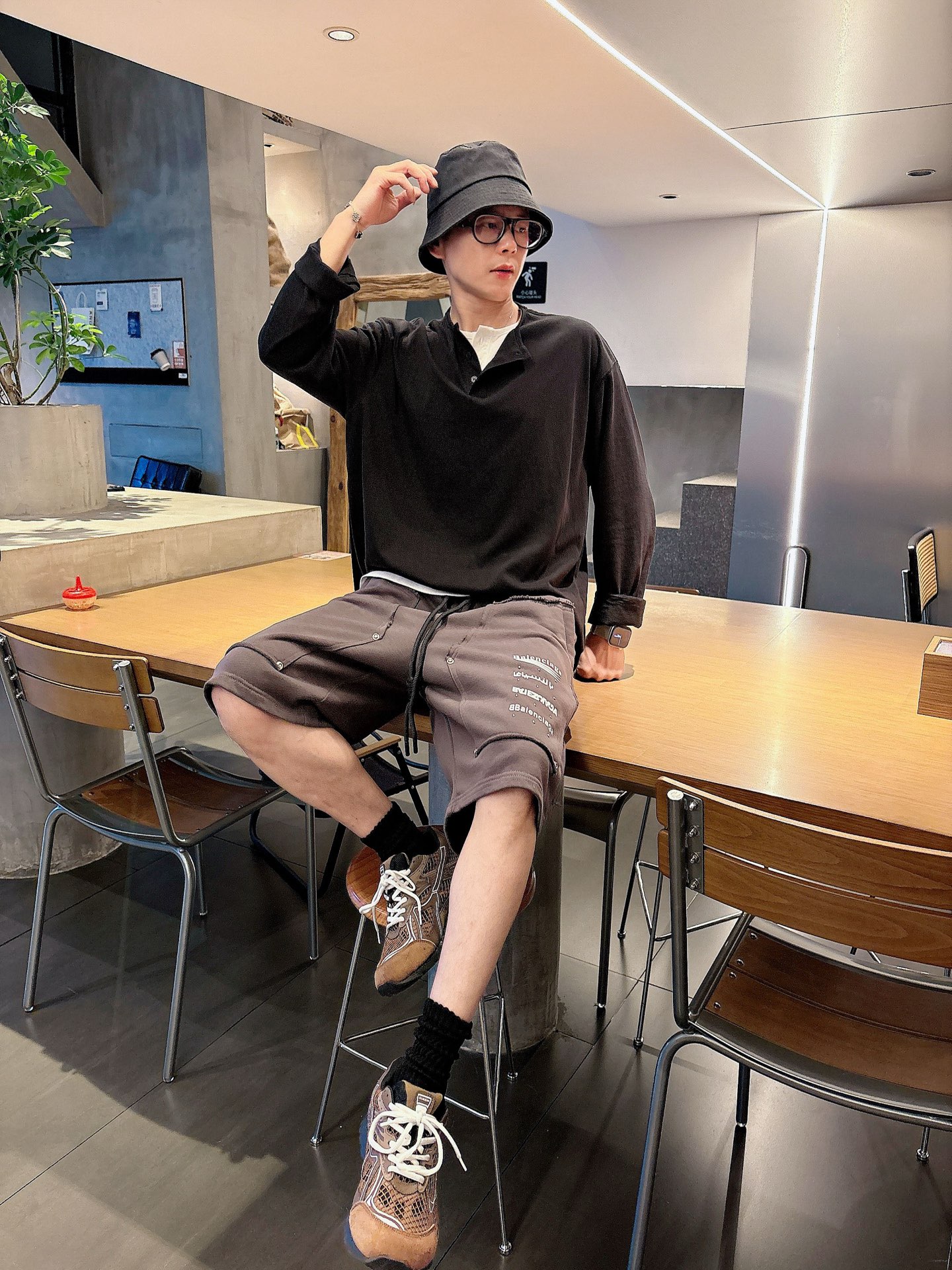 巴黎世家   三标齐全 2026夏季新款男士休闲短裤，高级定制面料透气面料 透气弹力舒适度极高，细节无可