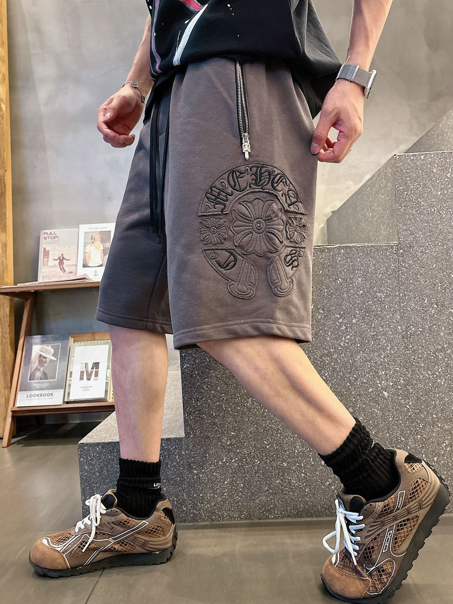 NO:420642,Croxin three-standard model, new summer casual shorts, high-end custom fabric breathable fabric, extremely breathable elastic and comfortable, impeccable details, top-level auxiliary materials, original logo design concept, delicate and soft feel!  The upper body style is excellent!  Size M-XXXL order to report height and weight, chrome hearts, shorts, alexander wang19860909克罗心三标齐全 夏季新款男士休闲短裤,高级定制面料透气面料 透气弹力舒适度极高,细节无可挑剔,顶级辅料配备,原版logo设计理念,手感细腻柔软！上身版型超赞！尺码M-XXXL下单报身高体重,,chrome hearts,shorts,alexander wang,Men's clothing