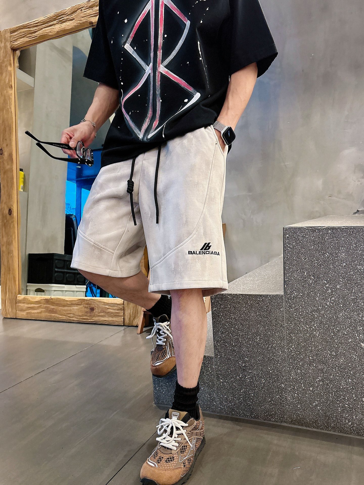 巴黎世家   三标齐全 2026夏季新款男士休闲短裤，高级定制面料透气面料 透气弹力舒适度极高，细节无可