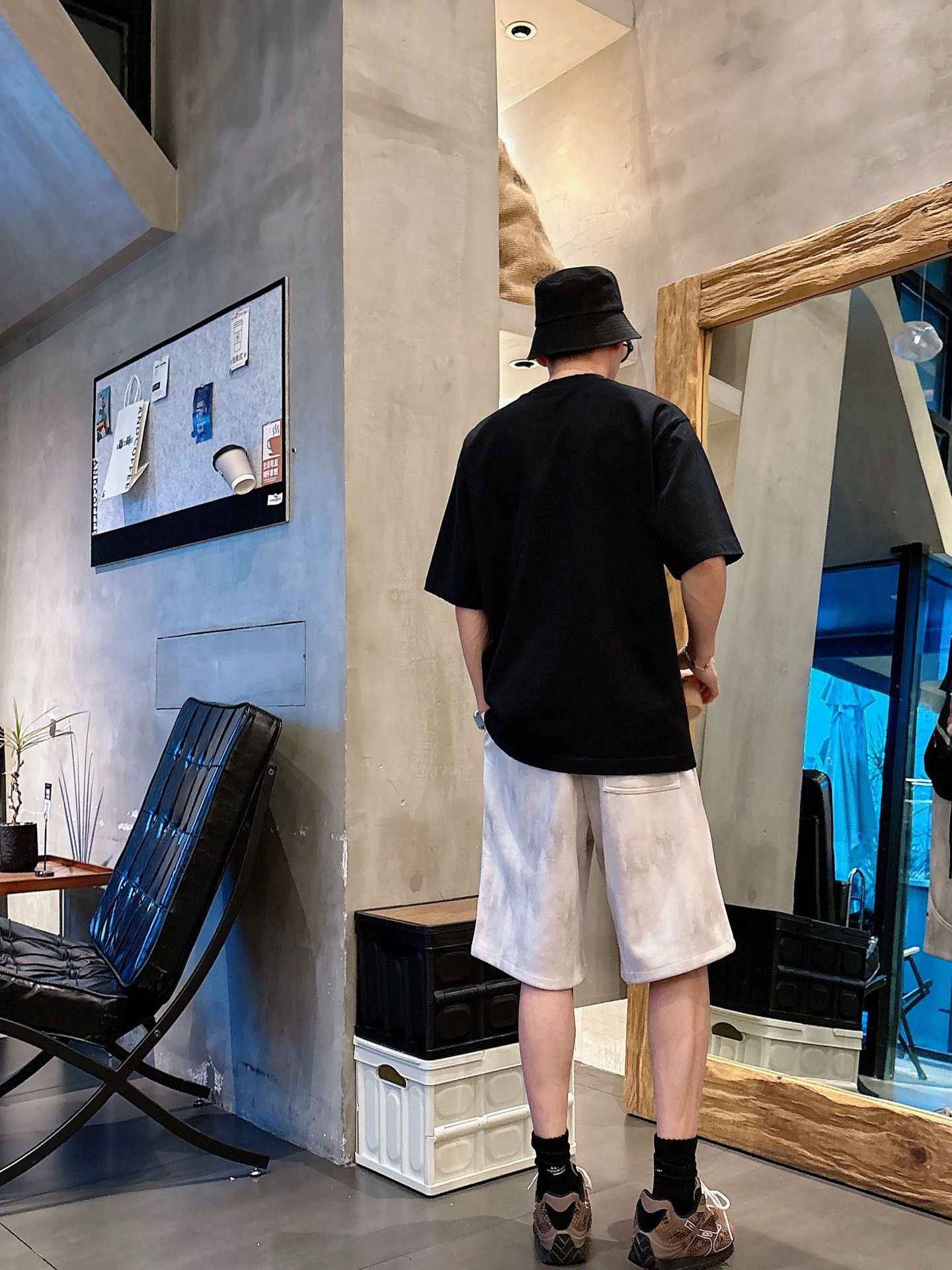 巴黎世家   三标齐全 2026夏季新款男士休闲短裤，高级定制面料透气面料 透气弹力舒适度极高，细节无可
