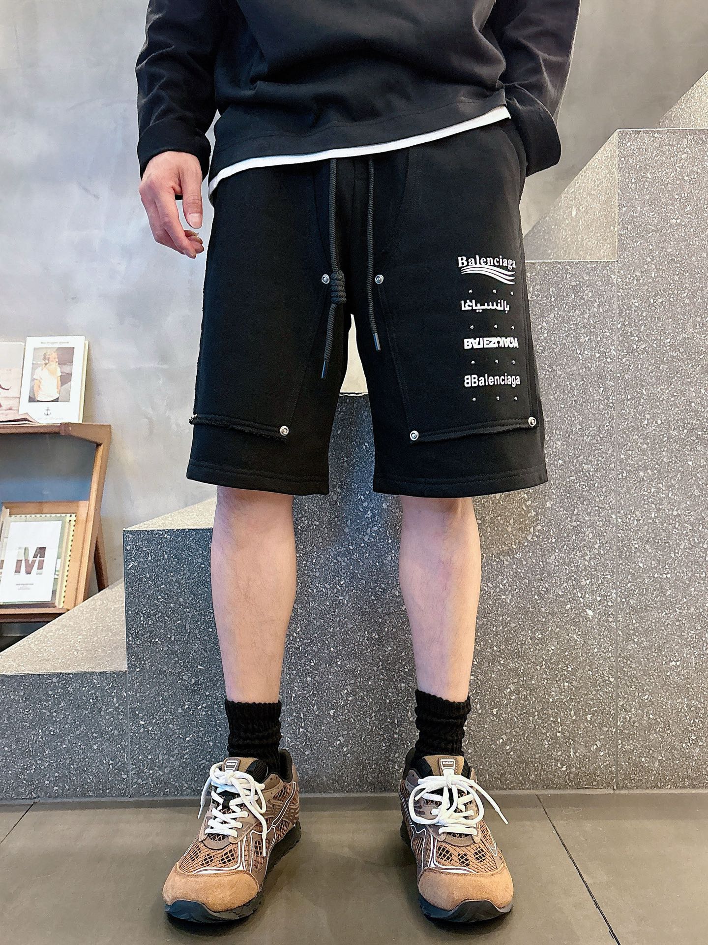 巴黎世家   三标齐全 2026夏季新款男士休闲短裤，高级定制面料透气面料 透气弹力舒适度极高，细节无可