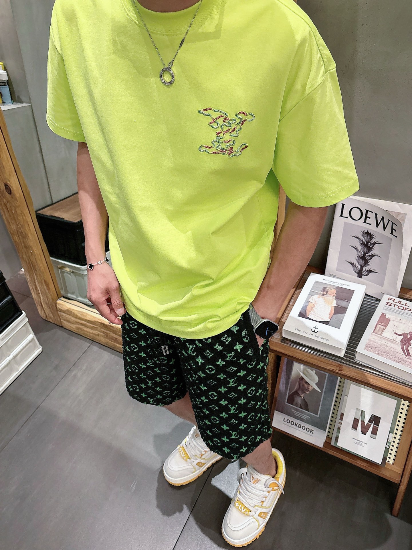 LV   三标齐全 2026夏季新款男士休闲短裤，高级定制面料透气面料 透气弹力舒适度极高，细节无可挑剔