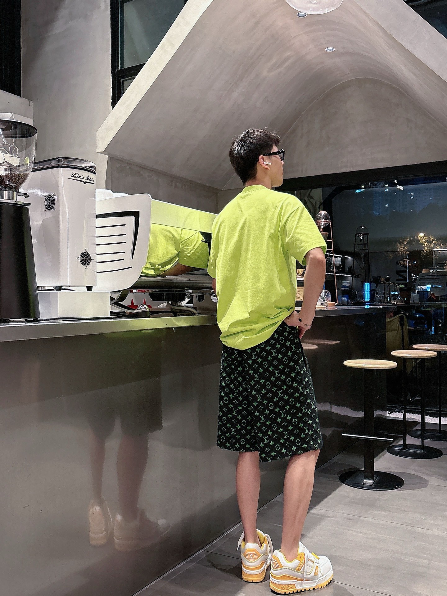 LV   三标齐全 2026夏季新款男士休闲短裤，高级定制面料透气面料 透气弹力舒适度极高，细节无可挑剔