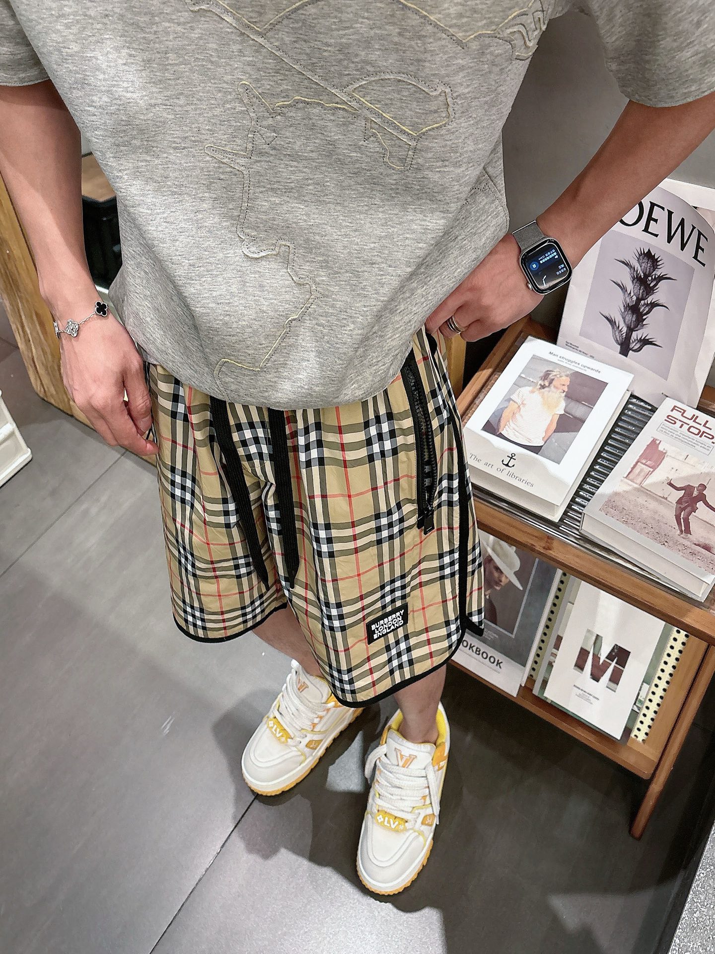 巴宝莉   三标齐全 2026夏季新款男士休闲短裤，高级定制面料透气面料 透气弹力舒适度极高，细节无可挑