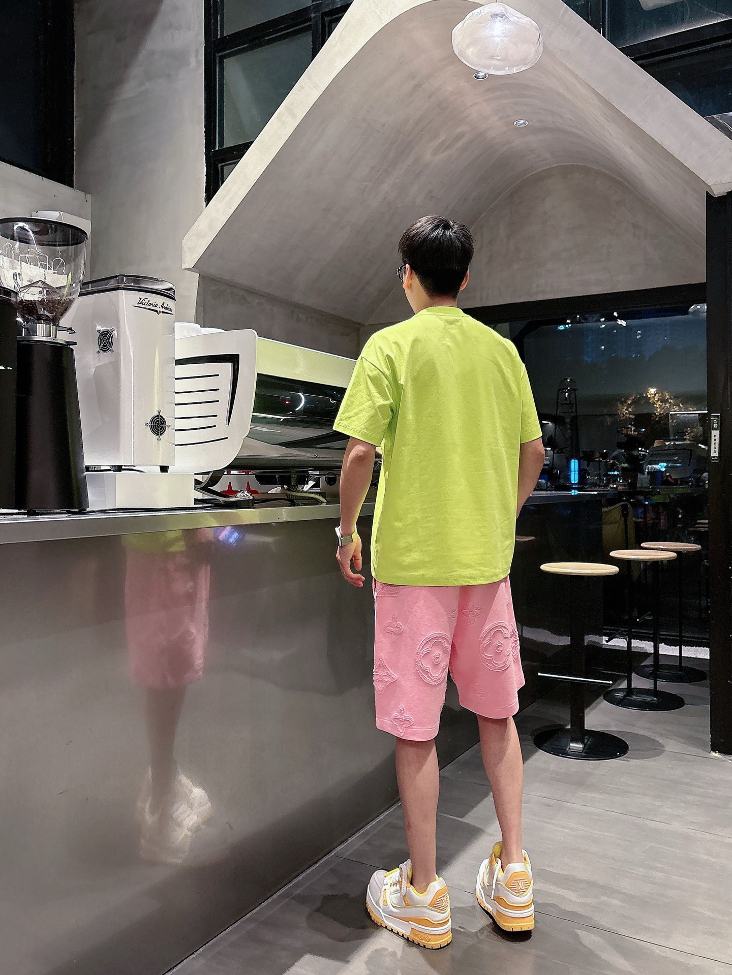 LV   三标齐全 2026夏季新款男士休闲短裤，高级定制面料透气面料 透气弹力舒适度极高，细节无可挑剔