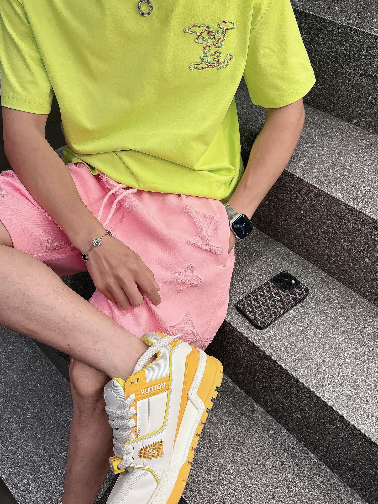 LV   三标齐全 2026夏季新款男士休闲短裤，高级定制面料透气面料 透气弹力舒适度极高，细节无可挑剔