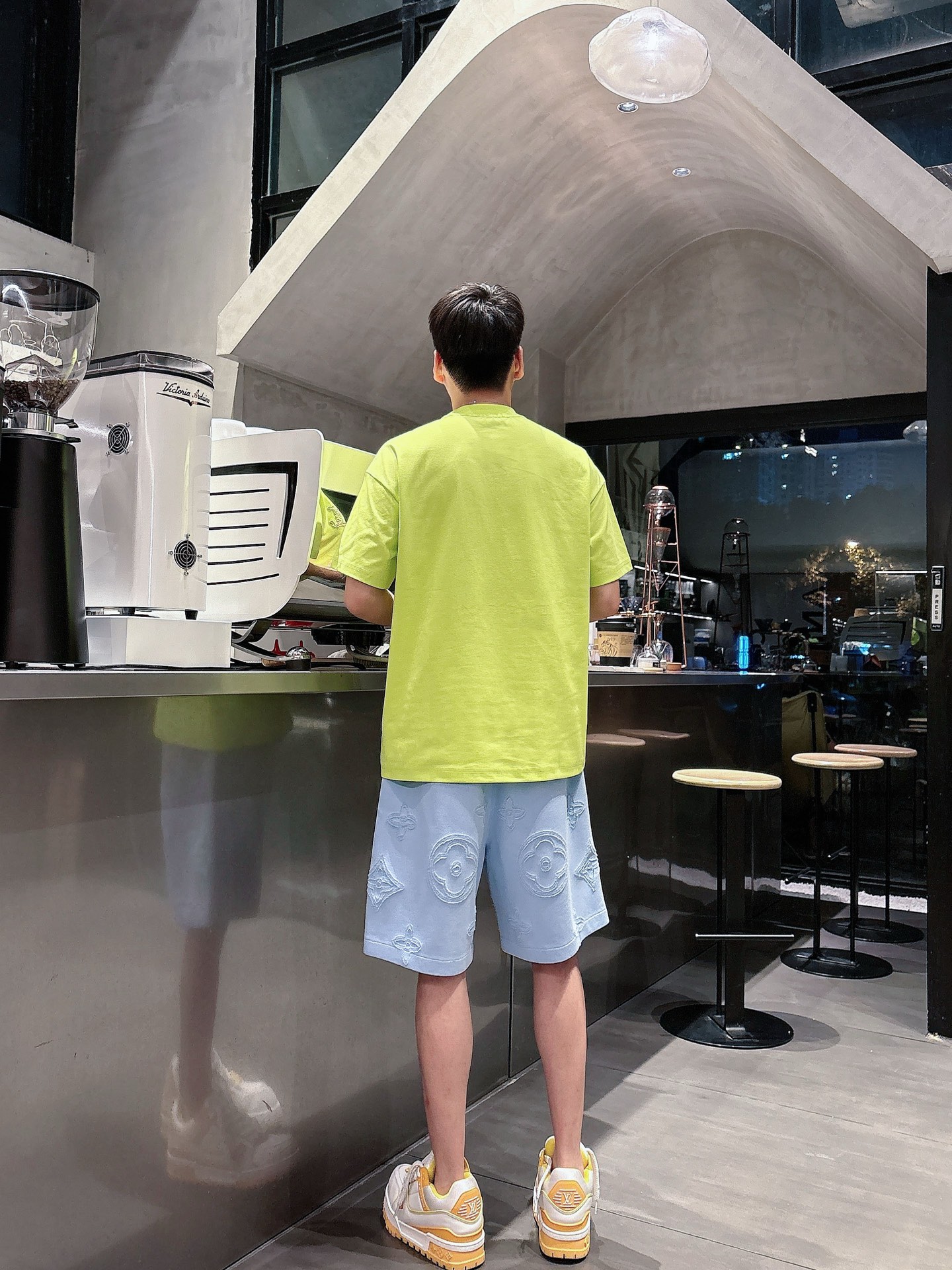 LV   三标齐全 2026夏季新款男士休闲短裤，高级定制面料透气面料 透气弹力舒适度极高，细节无可挑剔