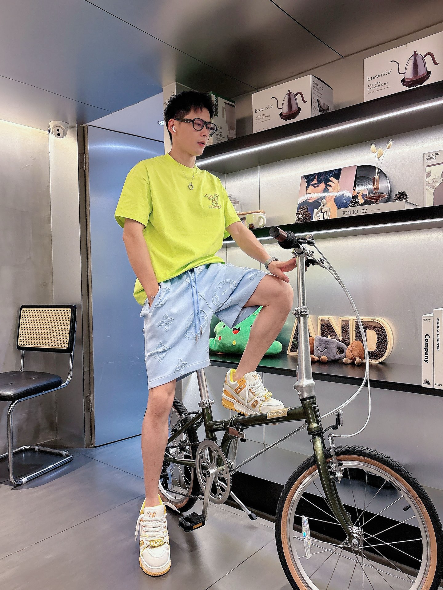LV   三标齐全 2026夏季新款男士休闲短裤，高级定制面料透气面料 透气弹力舒适度极高，细节无可挑剔