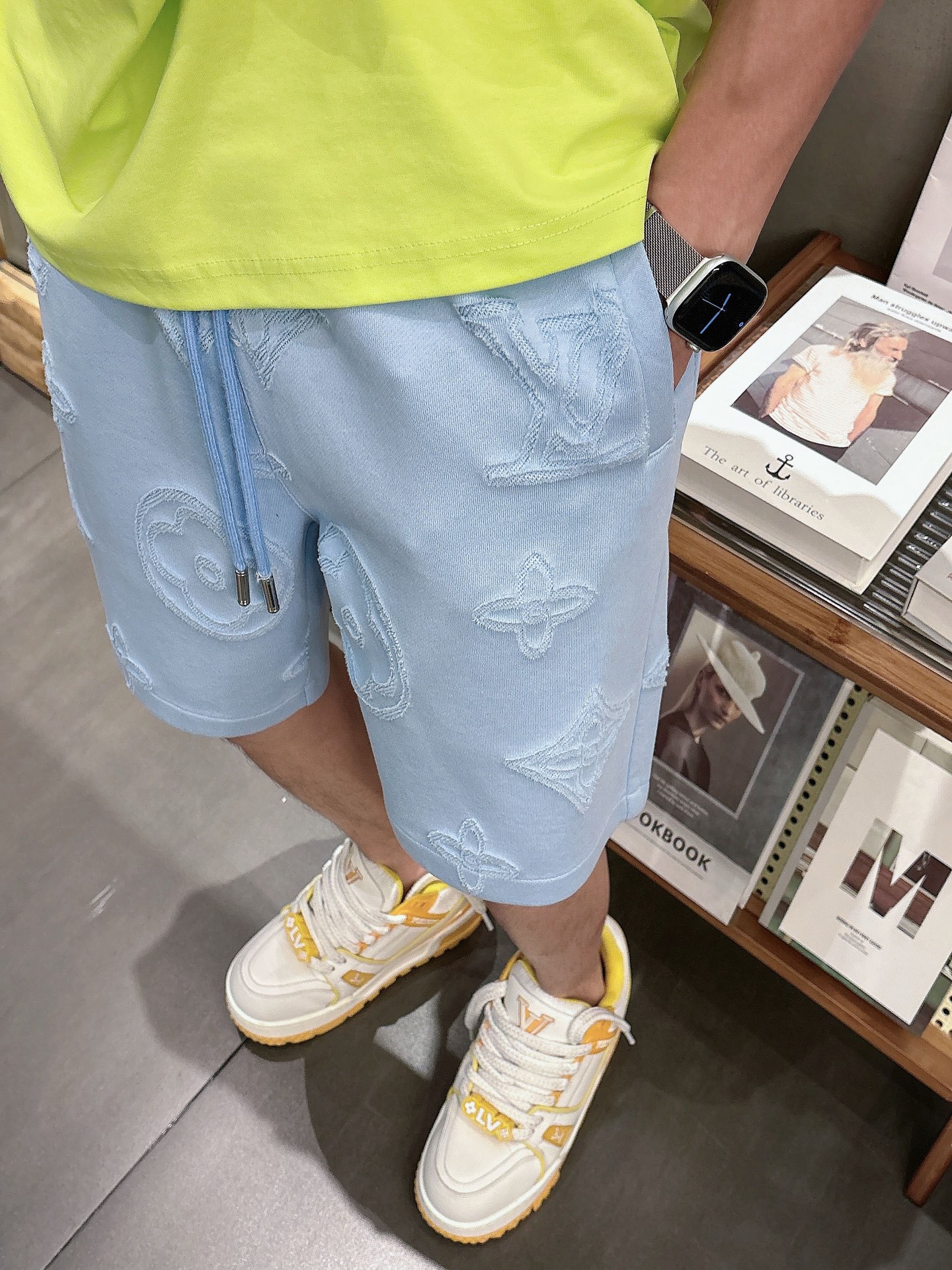LV   三标齐全 2026夏季新款男士休闲短裤，高级定制面料透气面料 透气弹力舒适度极高，细节无可挑剔