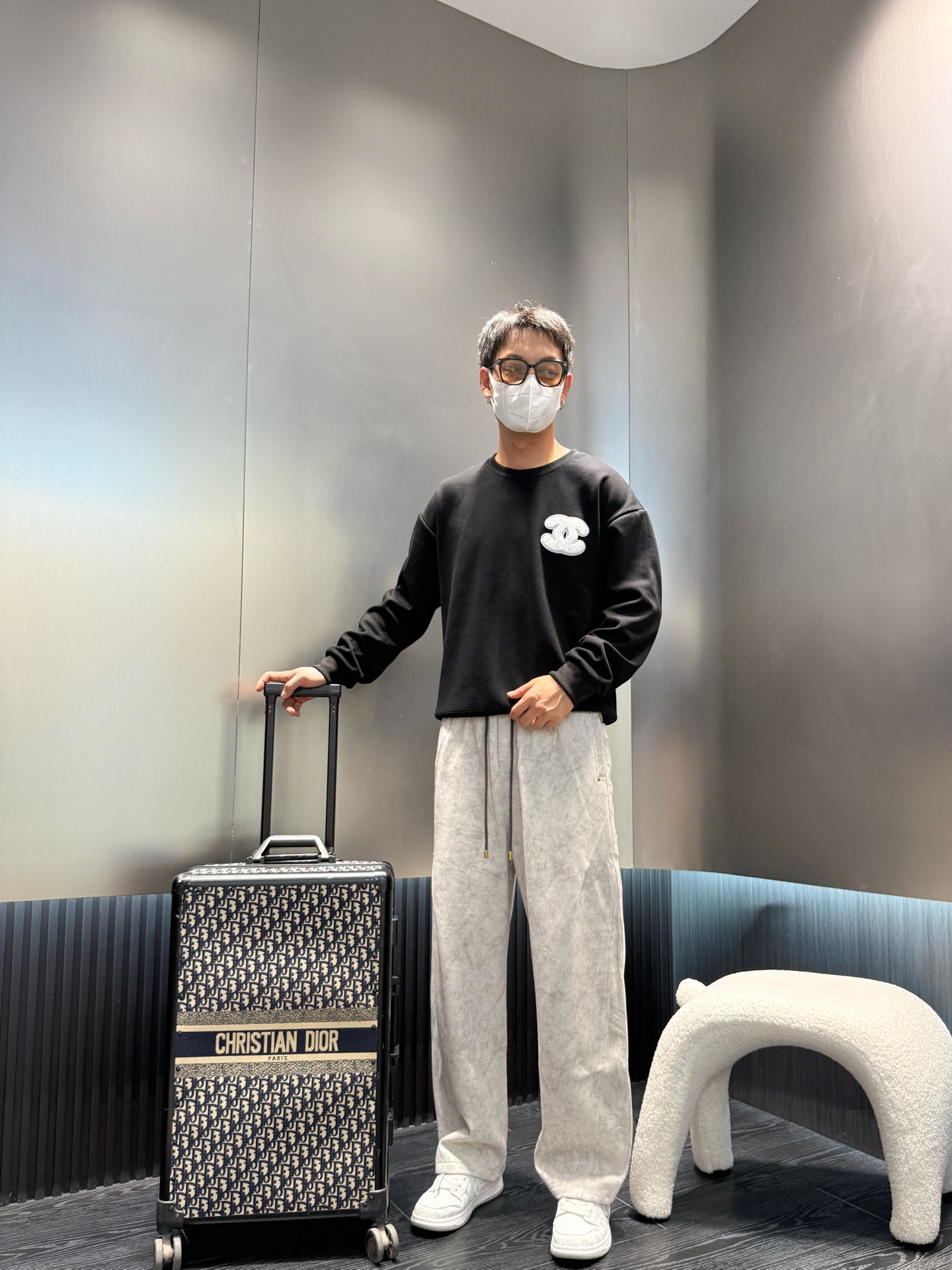 Louis Vuitton Men's 2025 Fall/Winter Logo Print Casual Pants 6 i1755355843020 255 0 0