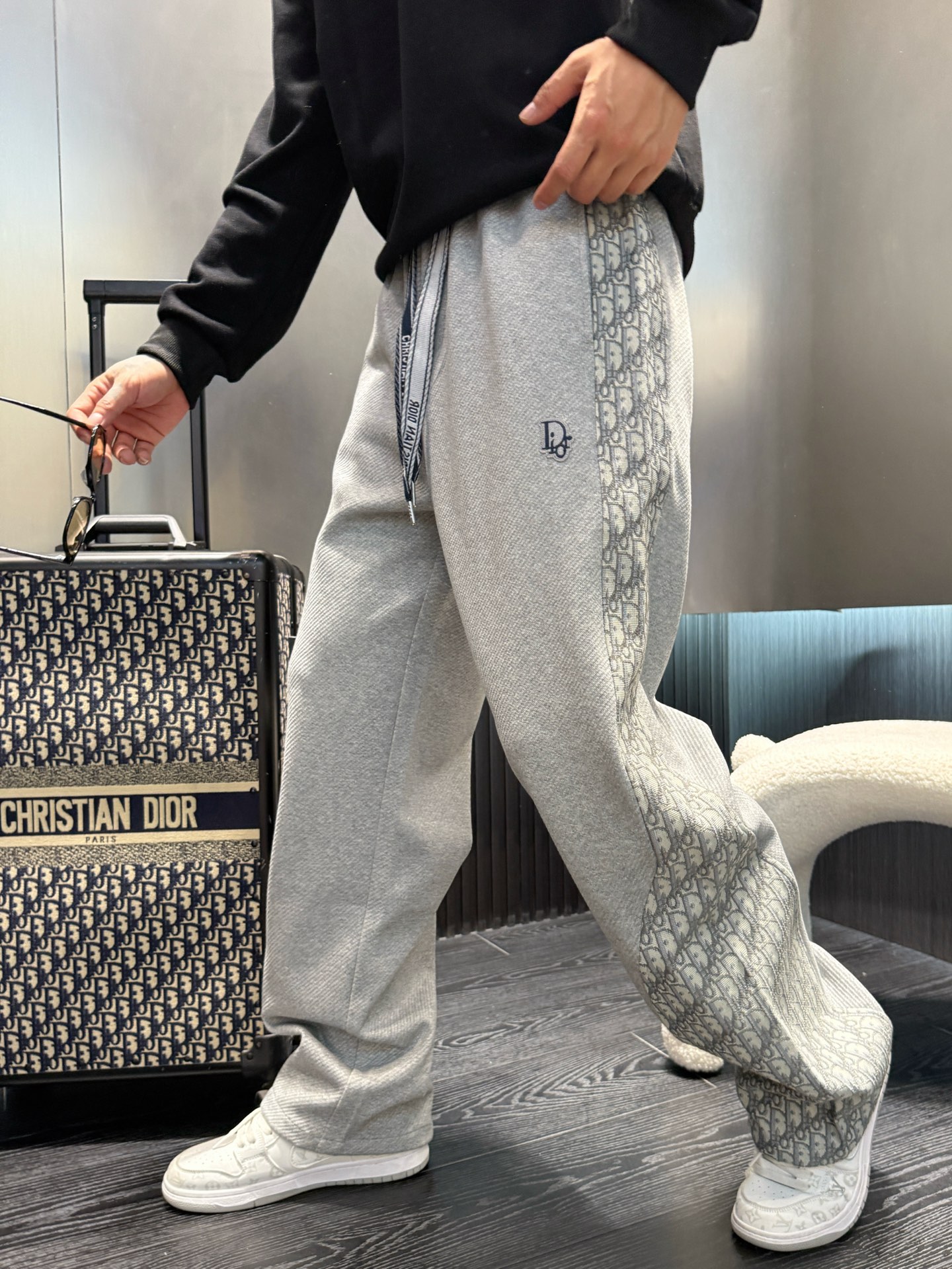 Pantalon de survêtement Dior Homme Gris avec Logo Iconique