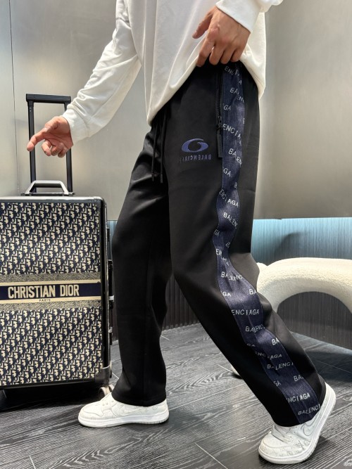 Balenciaga Men's Classic Logo Casual Pants - Fall/Winter 2025 Collection 1 Balenciaga Men's Classic Logo Casual Pants - Fall/Winter 2025 Collection