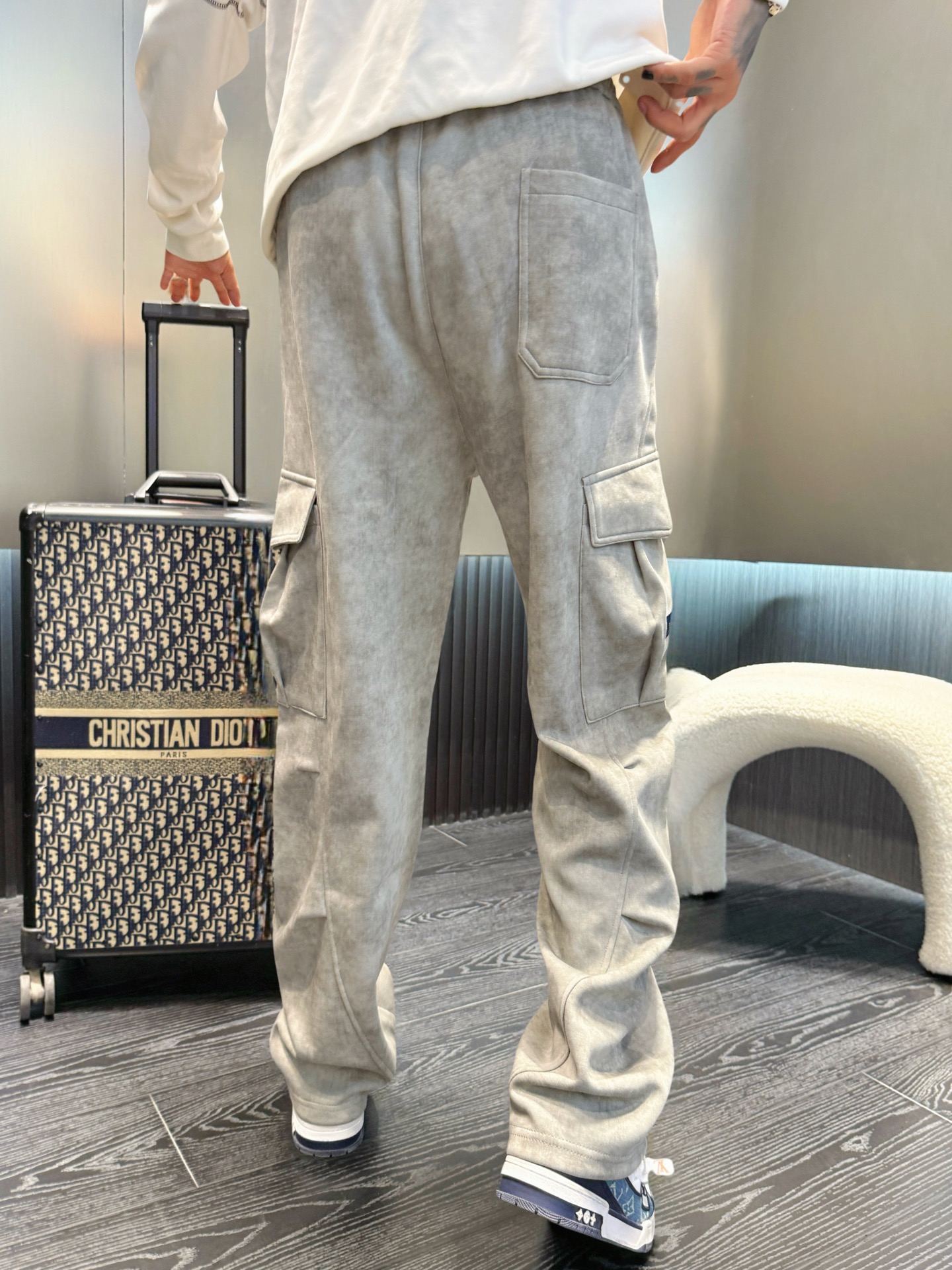 Louis Vuitton Men's 2025 Fall/Winter Classic Logo Casual Pants 5 i1756128786919 554 0 3