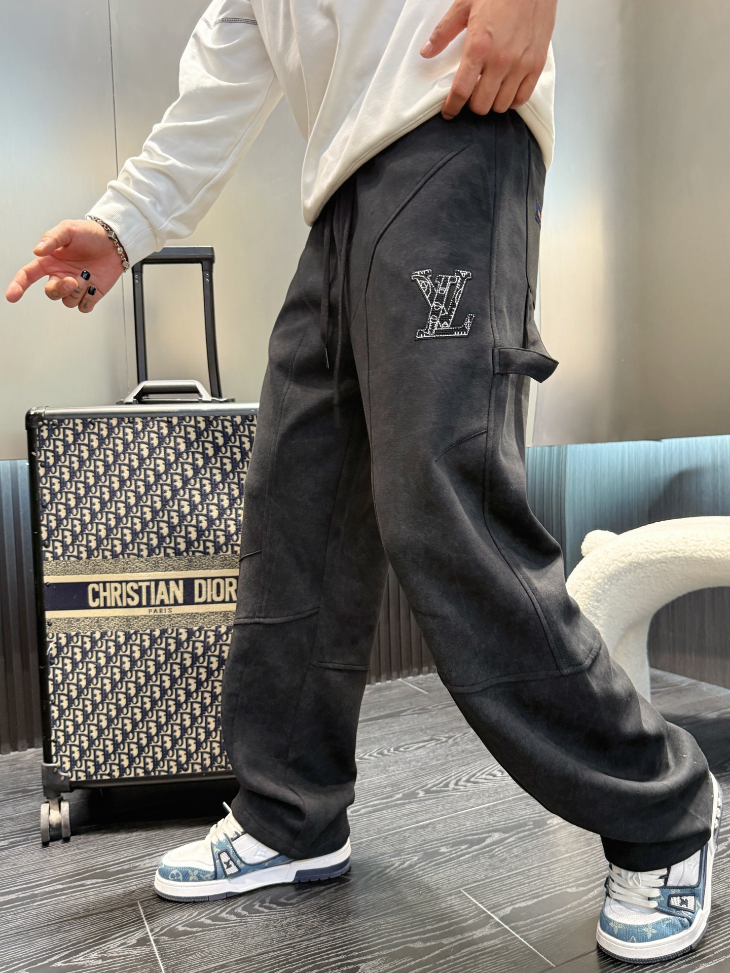 Louis Vuitton Men's 2025 Fall/Winter Logo Casual Pants - Ultimate Comfort