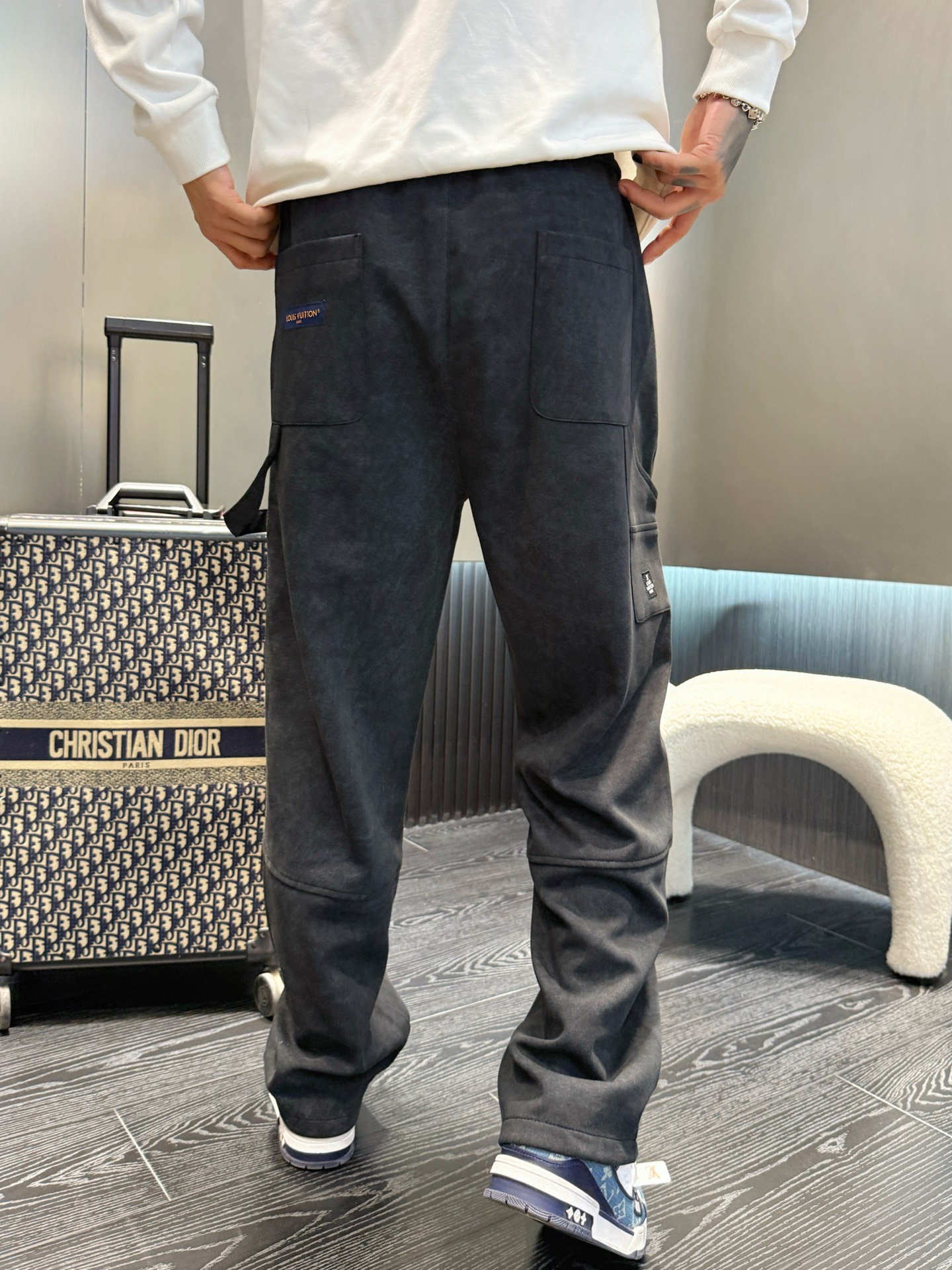 Louis Vuitton Men's 2025 Fall/Winter Logo Casual Pants - Ultimate Comfort 5 i1756128841398 6541 0 3