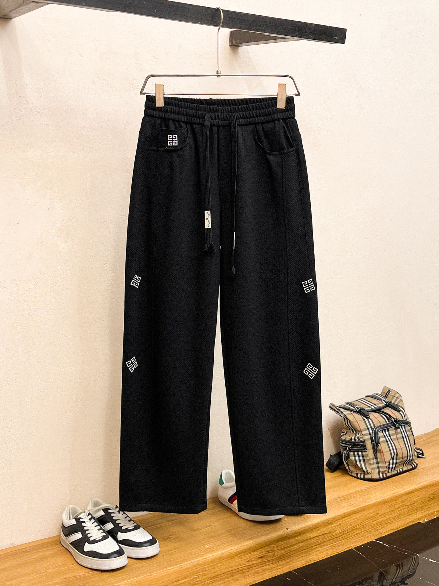 _dKS9sRyvIMxXxgGhx5z4RMes_Ltg7lPKpwfMM2w