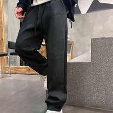 🏊 罗意威 🆕2025秋冬新款休闲裤!官网同步发售。品牌经典LOGO休闲裤 ,定制面料,舒适度极 🏊 罗意威 🆕2025秋冬新款休闲裤!官网同步发售。品牌经典LOGO休闲裤 ,定制面料,舒适度极