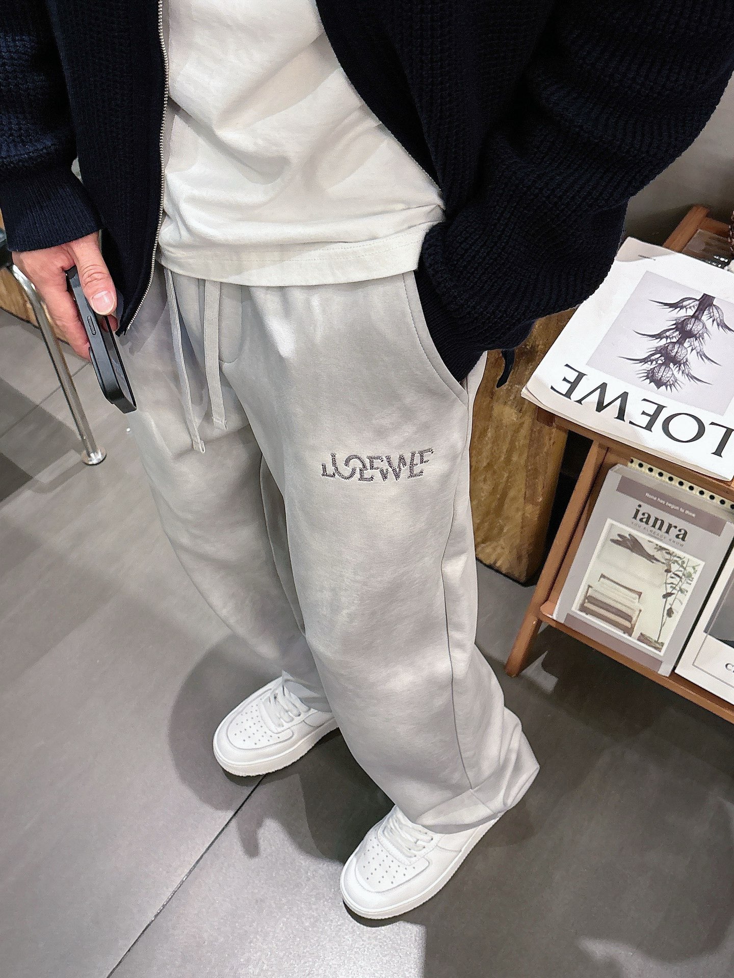 🏊    罗意威  🆕2025秋冬新款休闲裤！官网同步发售。品牌经典LOGO休闲裤 ，定制面料，舒适度极