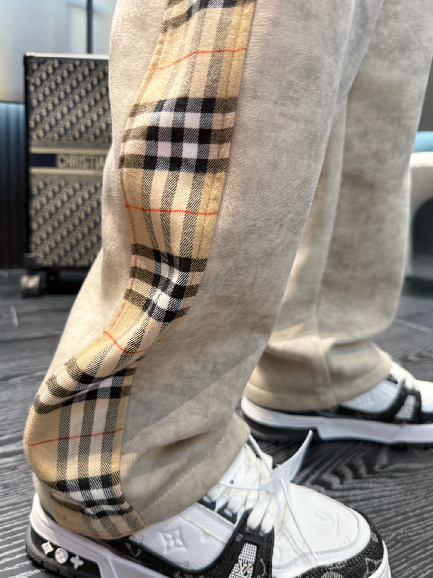 Burberry Men's Classic Logo Casual Pants - 2025 Fall/Winter Collection 9 i1757601721812 6329 0 7