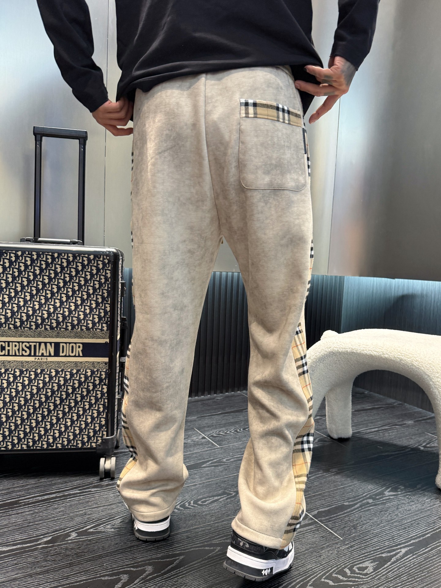 Burberry Men's Classic Logo Casual Pants - 2025 Fall/Winter Collection 5 i1757601723348 852 0 3