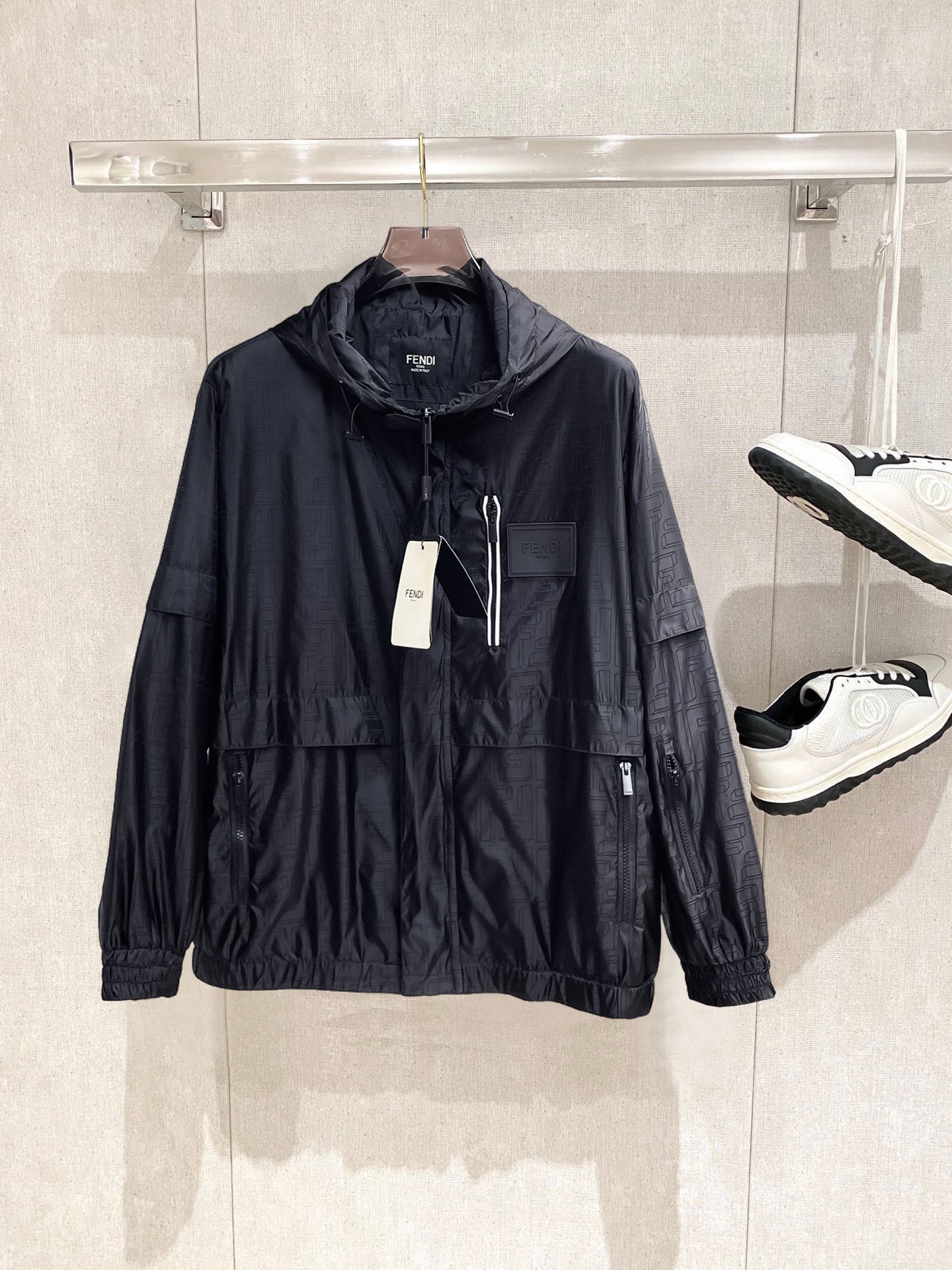 _d7n9s9GBgEqF7V2mS3kbWKGKlWv8sz-U-Qe9tCw