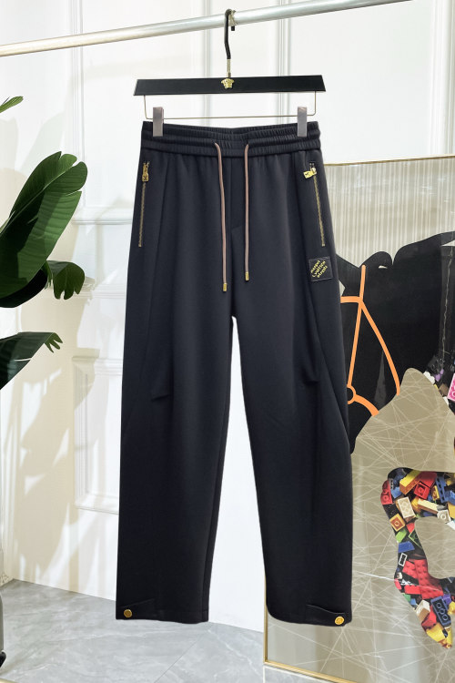 Louis Vuitton 2025 Fall/Winter Classic Logo Black Casual Pants 6 Louis Vuitton 2025 Fall/Winter Classic Logo Black Casual Pants