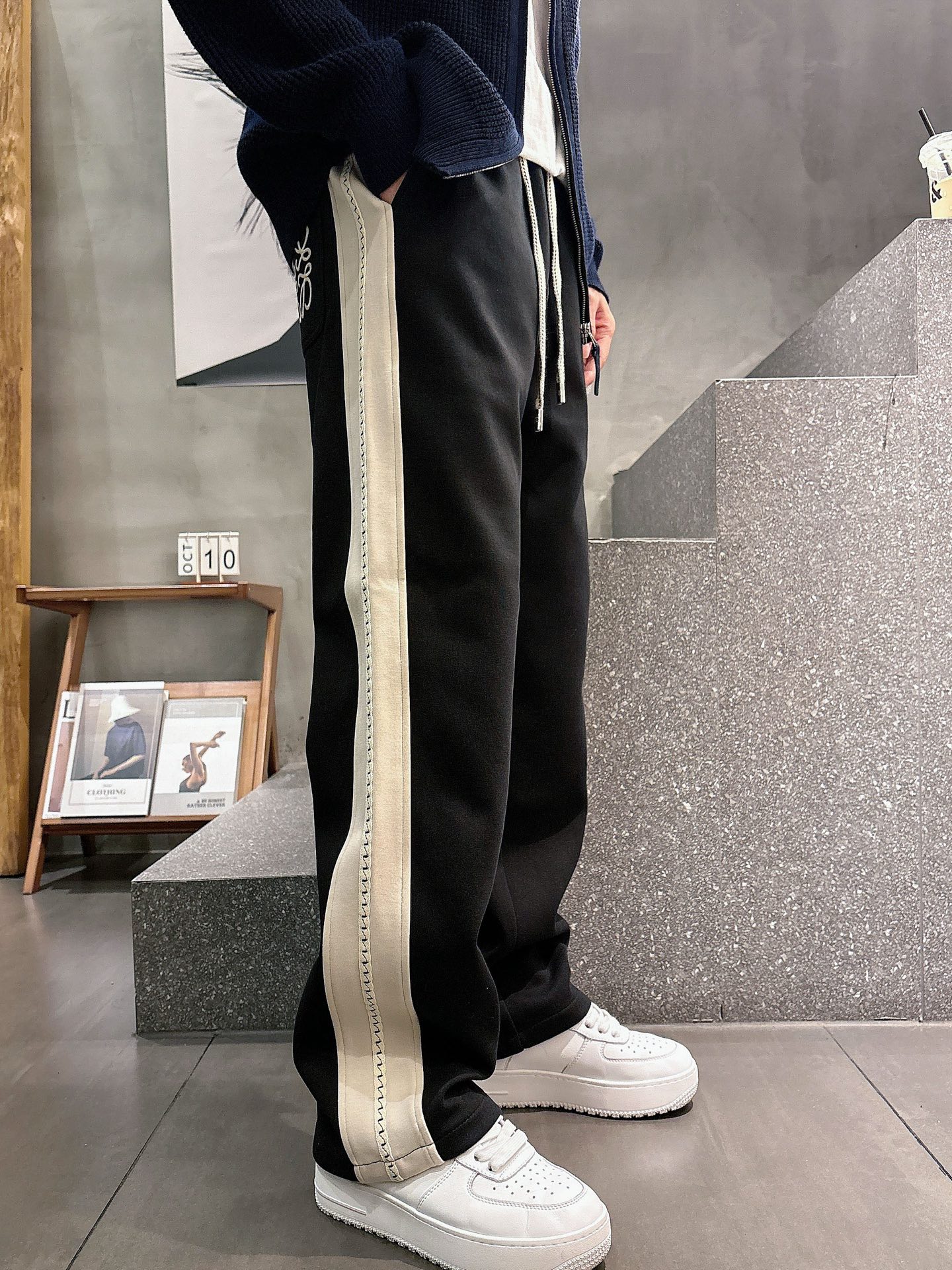 🌾 罗意威 🆕2025秋冬新款休闲裤！官网同步发售。品牌经典LOGO休闲裤 ，定制面料，舒适度极好，手触