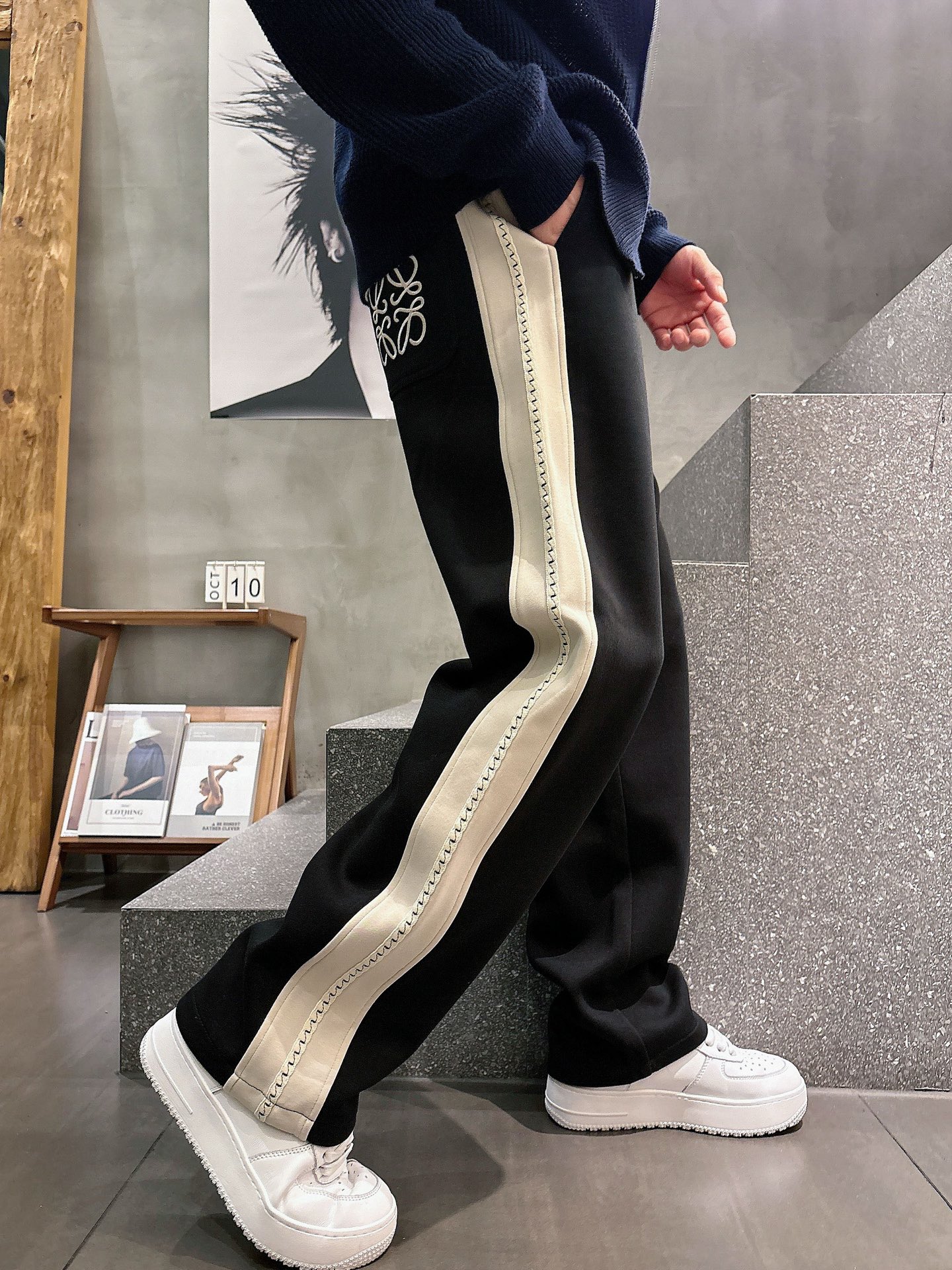 🌾 罗意威 🆕2025秋冬新款休闲裤！官网同步发售。品牌经典LOGO休闲裤 ，定制面料，舒适度极好，手触