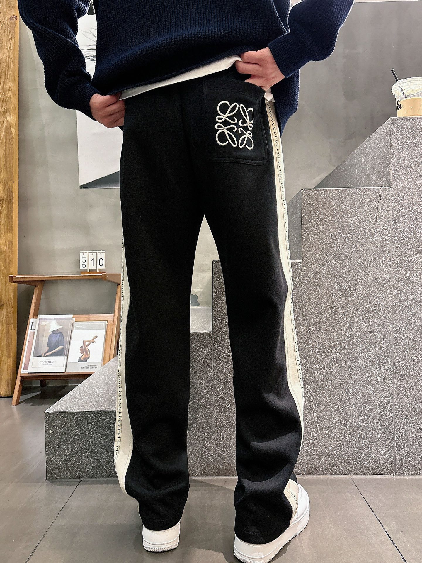 🌾 罗意威 🆕2025秋冬新款休闲裤！官网同步发售。品牌经典LOGO休闲裤 ，定制面料，舒适度极好，手触