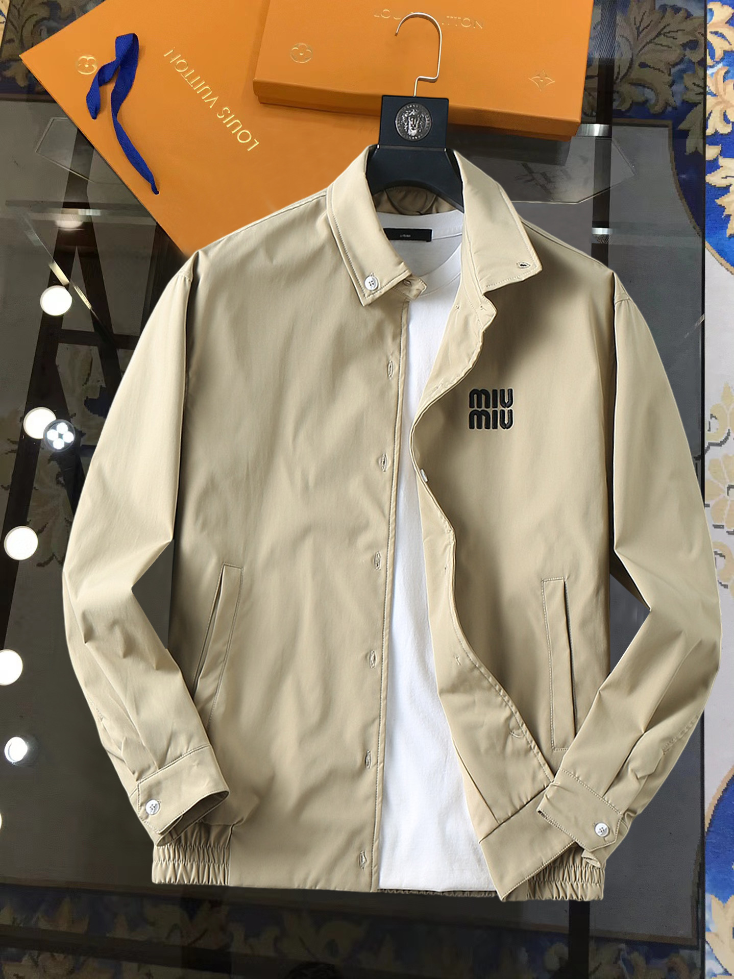 P260 Miu Miu mismo modelo que en la web oficial, tres etiquetas completas, venta anticipada, chaqueta de homb…