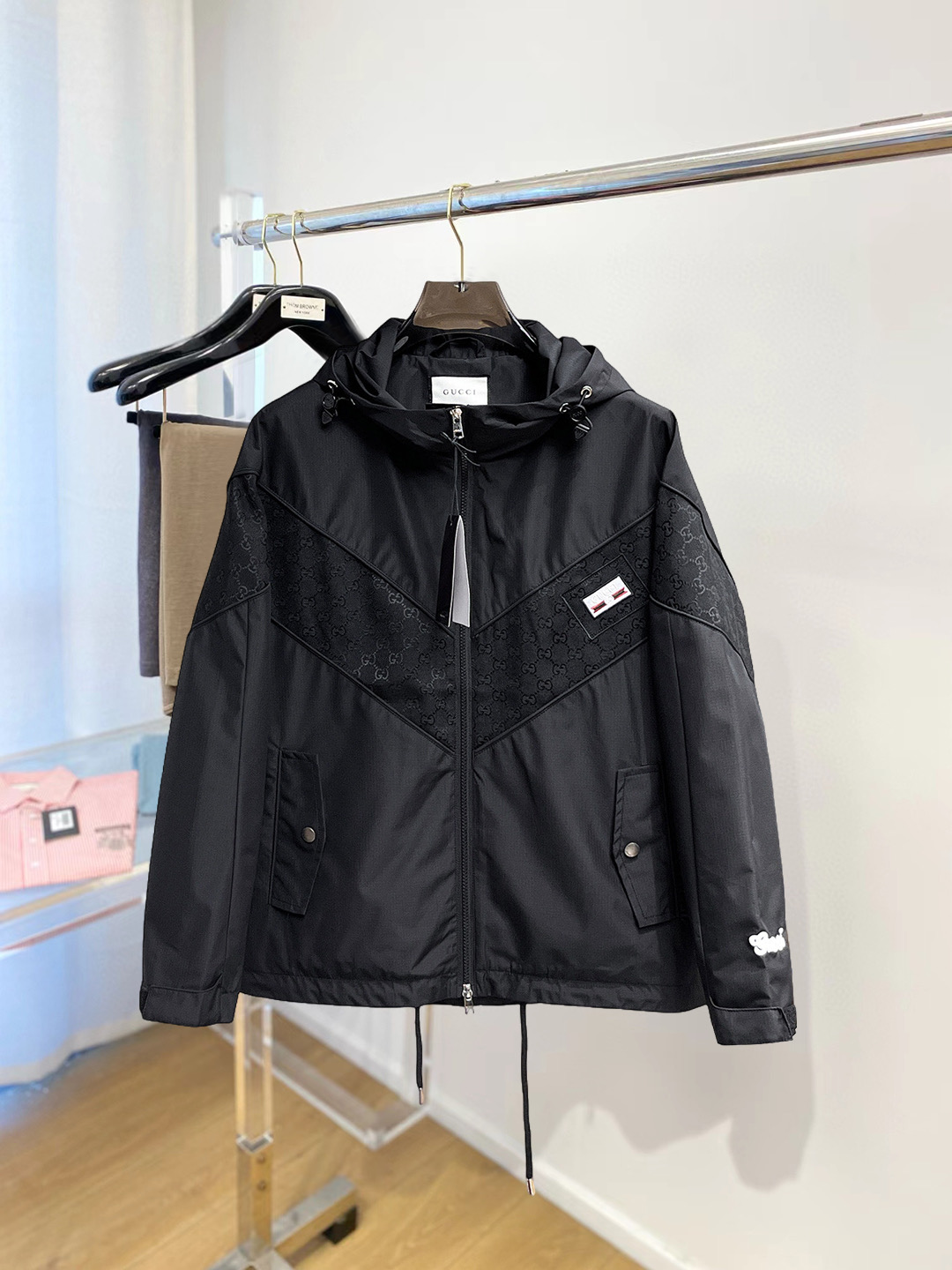 P320 Gucci Mismo modelo que la web oficial, con las tres etiquetas completas, lanzamiento anticipado. Chaqueta de hombr…