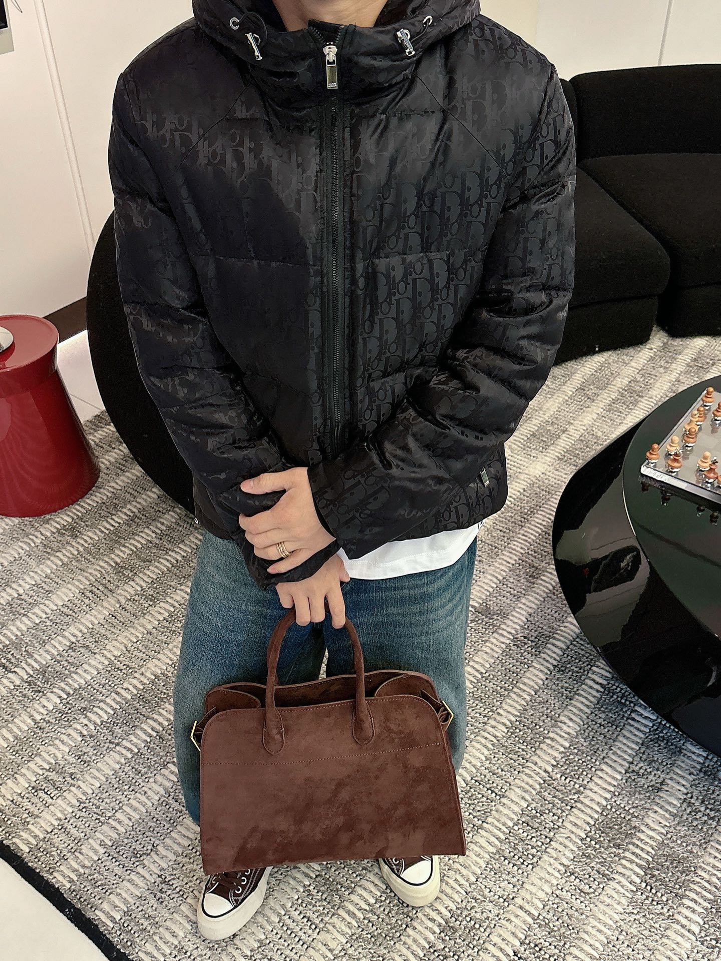 迪奥 官网款2025秋冬新款羽绒服。这款号称羽绒服届最高端的，全部90绒的三标齐全带着经典的Logo组合