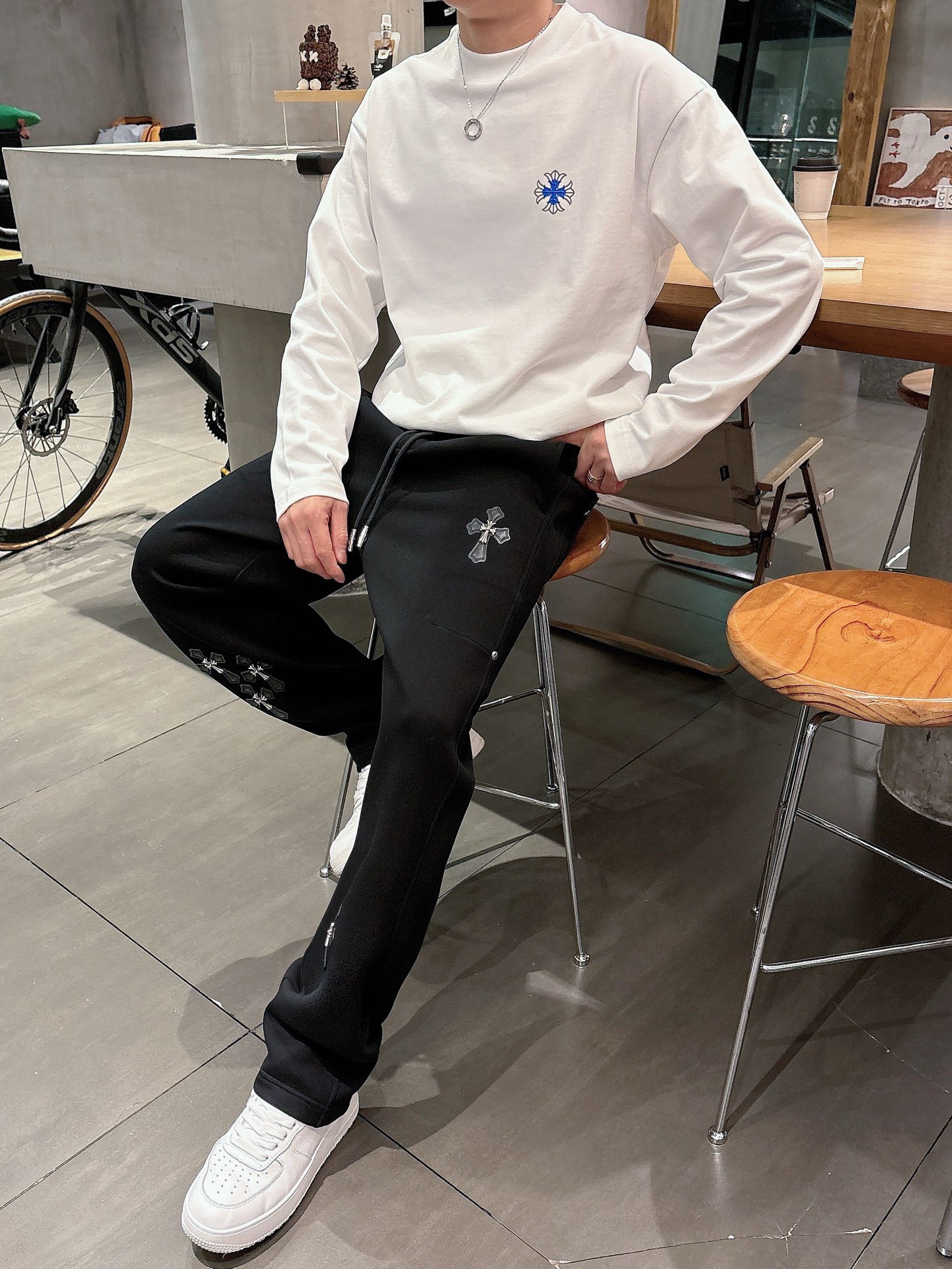 🌾 克罗心 🆕2025秋冬新款休闲裤！官网同步发售。品牌经典LOGO休闲裤 ，定制面料，舒适度极好，手触