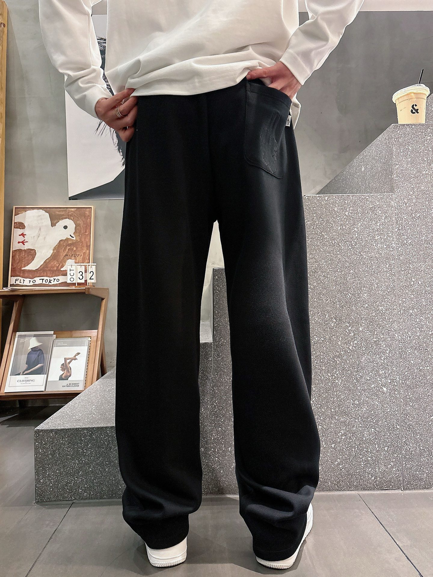 🌾 蒙口 🆕2025秋冬新款休闲裤！官网同步发售。品牌经典LOGO休闲裤 ，定制面料，舒适度极好，手触感