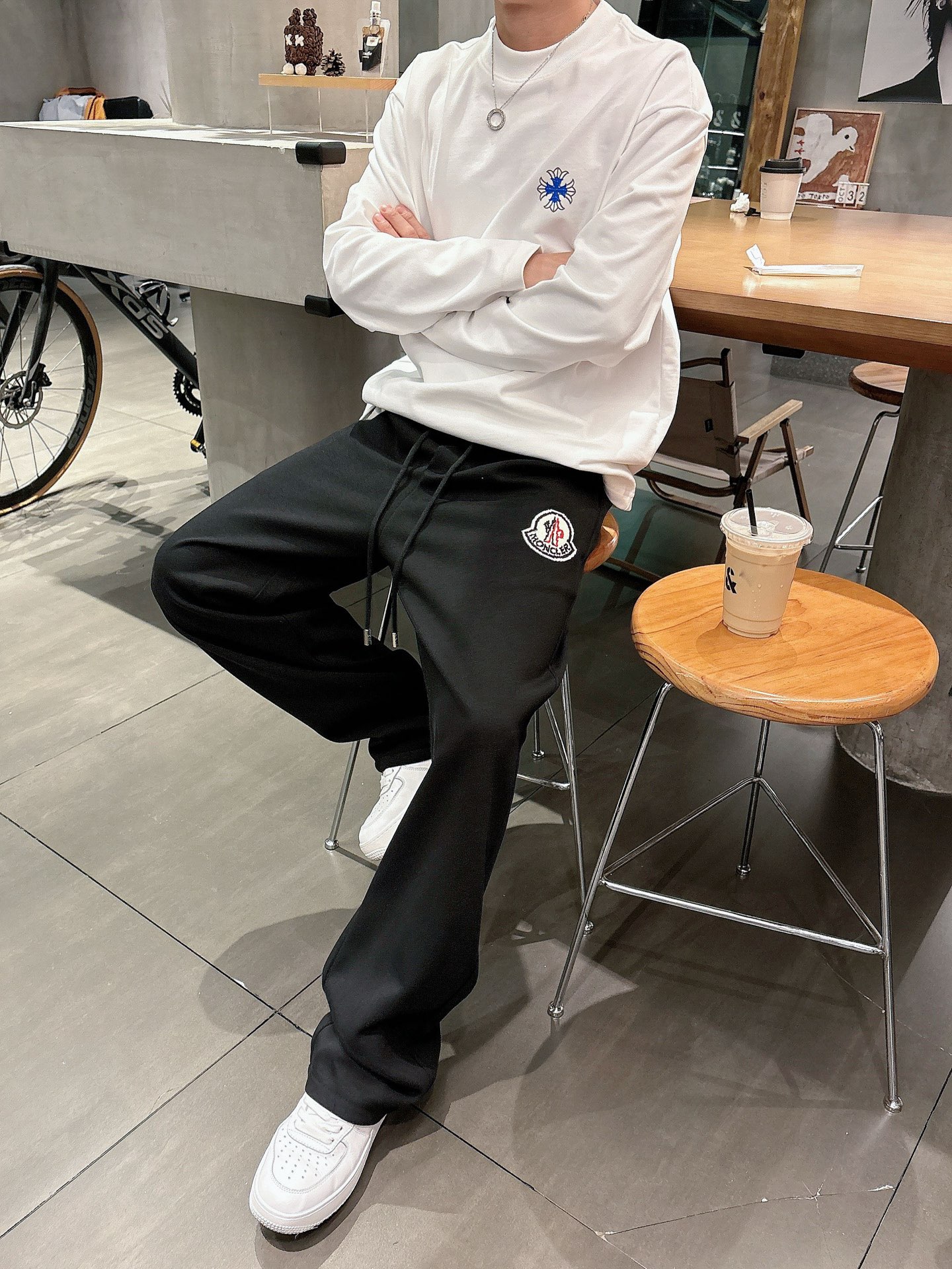 🌾 蒙口 🆕2025秋冬新款休闲裤！官网同步发售。品牌经典LOGO休闲裤 ，定制面料，舒适度极好，手触感