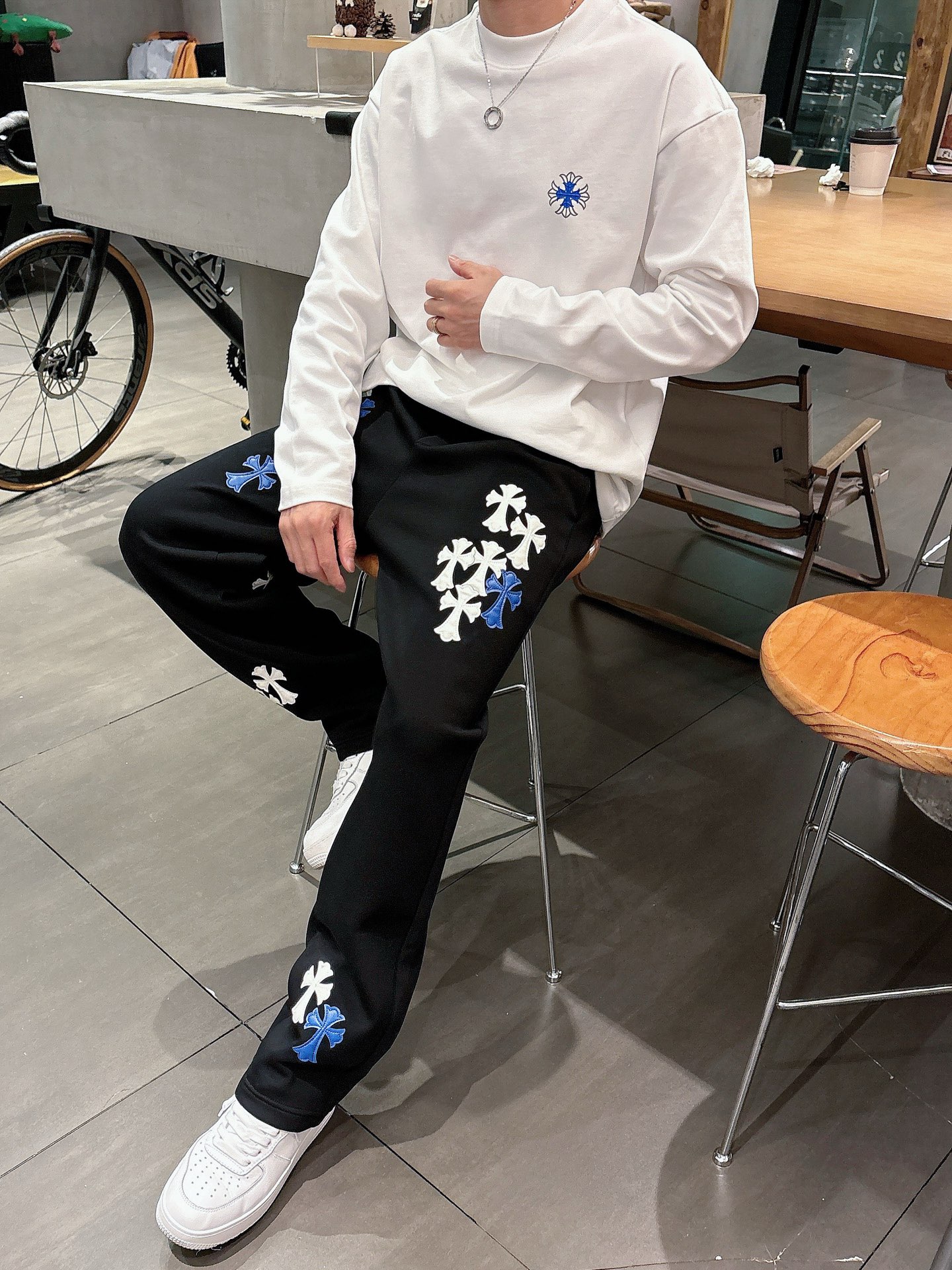 🌾 克罗心 🆕2025秋冬新款休闲裤！官网同步发售。品牌经典LOGO休闲裤 ，定制面料，舒适度极好，手触