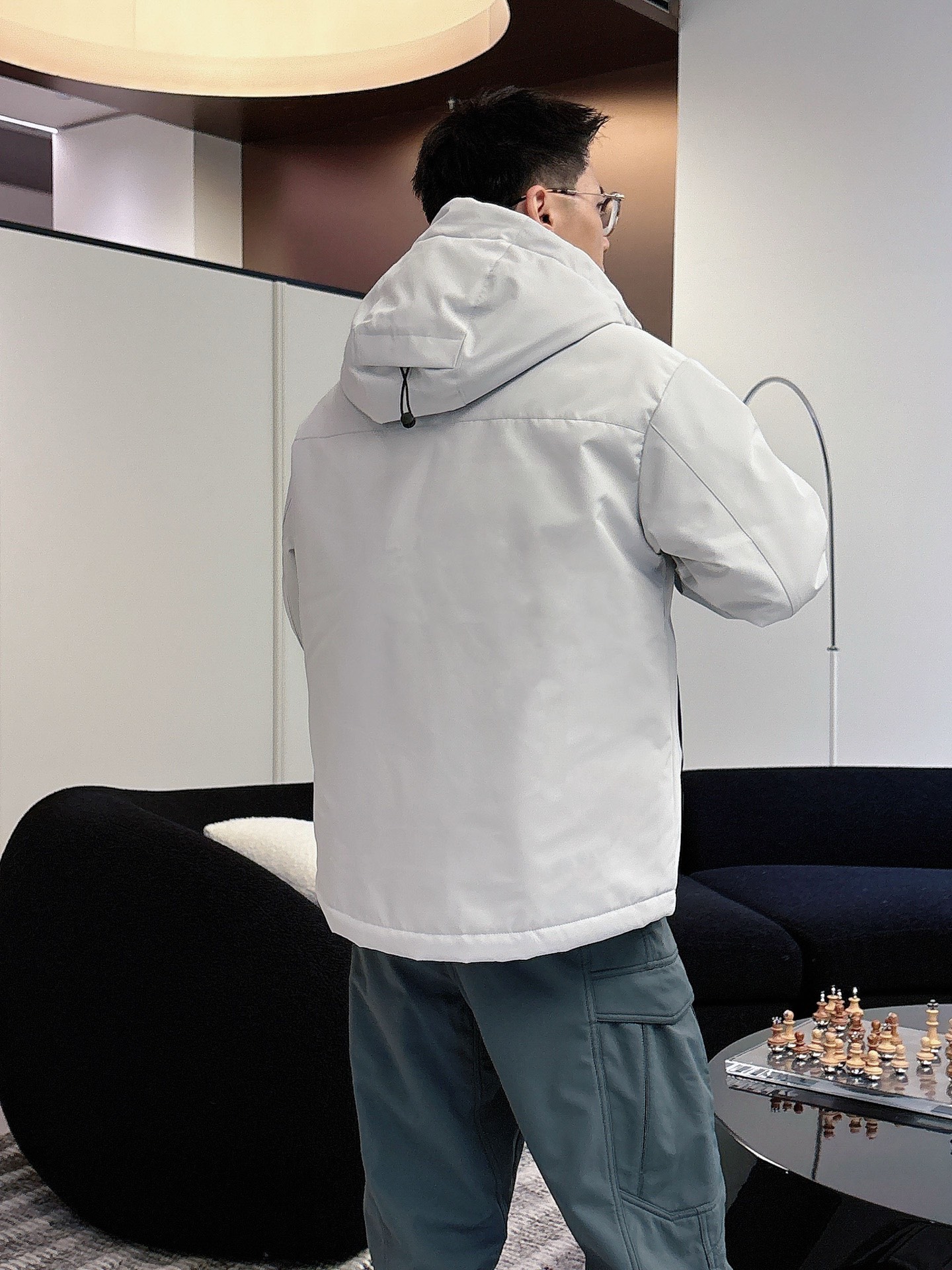 始祖鸟 官网款2025秋冬新款羽绒服。这款号称羽绒服届最高端的，全部90绒的三标齐全带着经典的Logo组