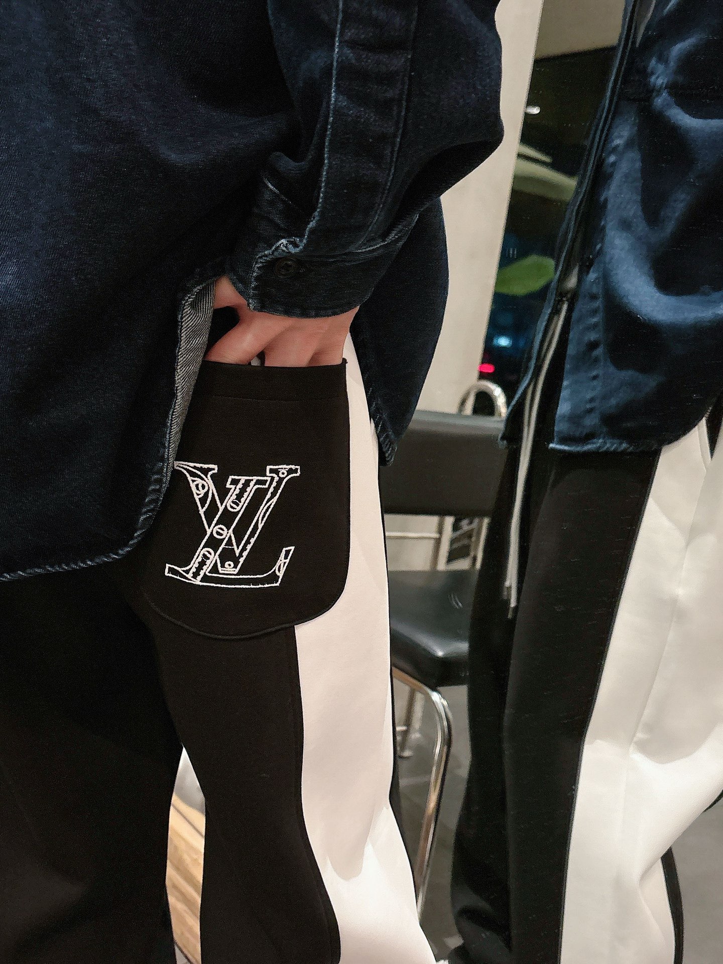 🌾 LV 🆕2025秋冬新款休闲裤！官网同步发售。品牌经典LOGO休闲裤 ，定制面料，舒适度极好，手触感