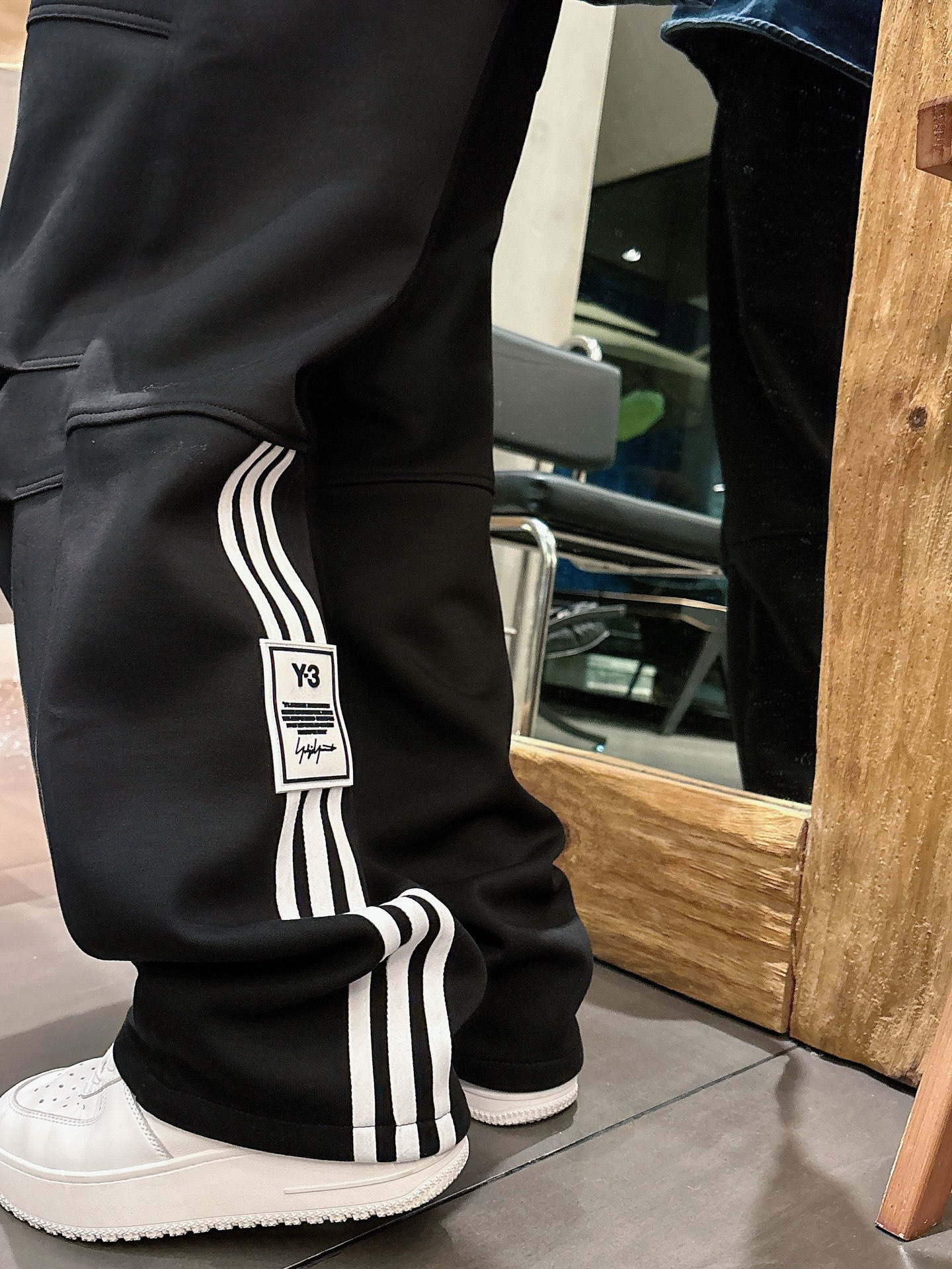 🌾 Y3 🆕2025秋冬新款休闲裤！官网同步发售。品牌经典LOGO休闲裤 ，定制面料，舒适度极好，手触感