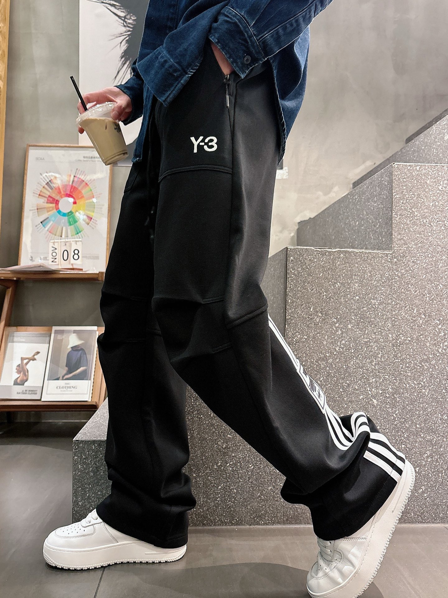 🌾 Y3 🆕2025秋冬新款休闲裤！官网同步发售。品牌经典LOGO休闲裤 ，定制面料，舒适度极好，手触感