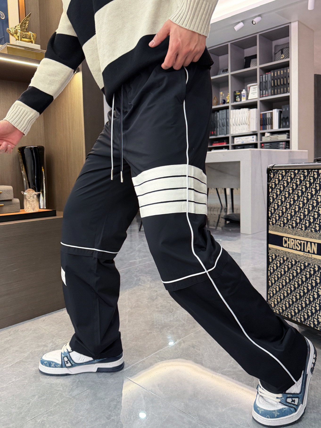 P200 TB 🆕 Pantalones largos casuales de primavera 2026, lanzamiento simultáneo en la web oficial. Pantalones casuales …