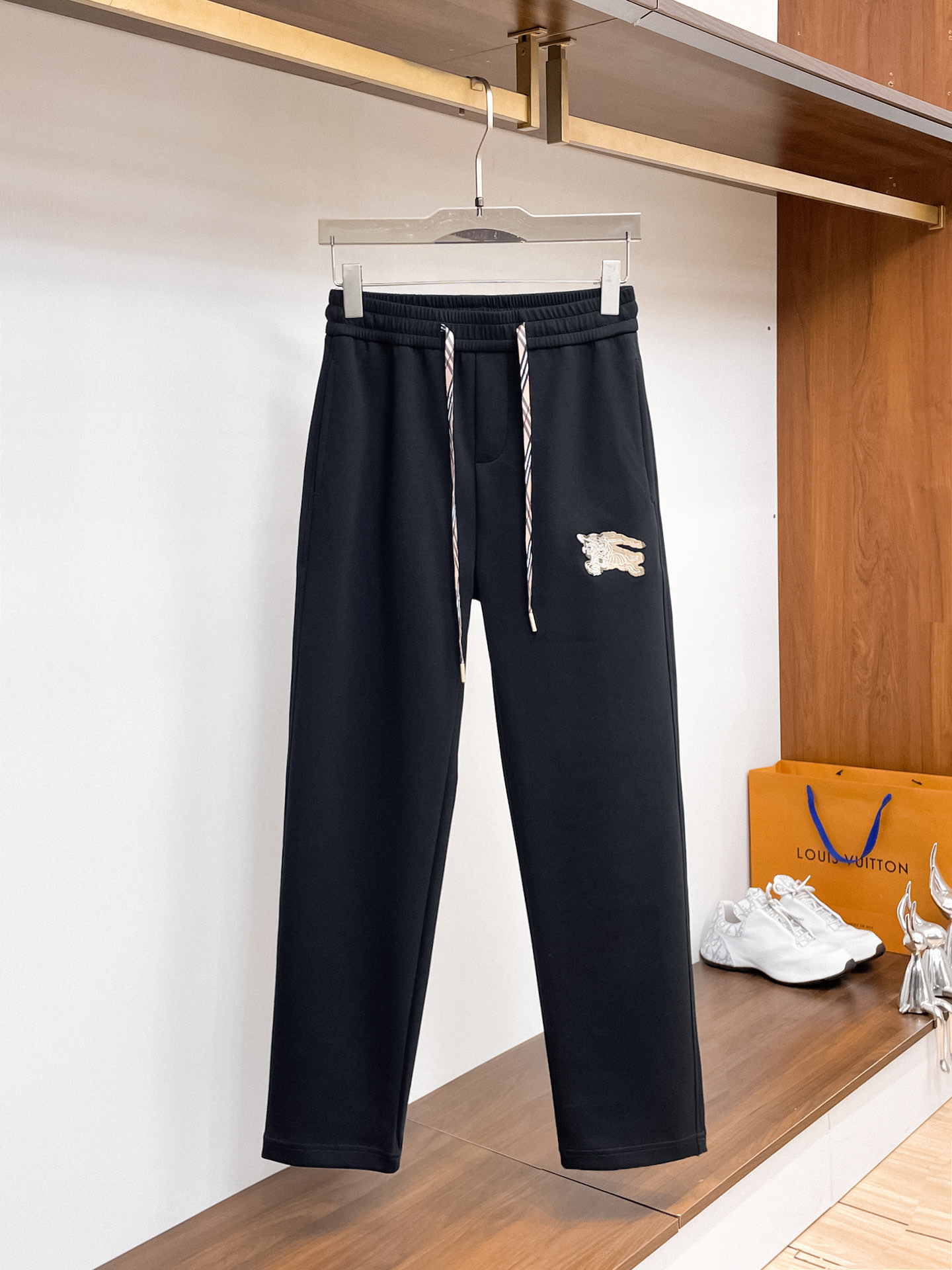 _dbK9sLVuXrPz8XVLDr4ICZKBE1vZZ48bjCpnvDA