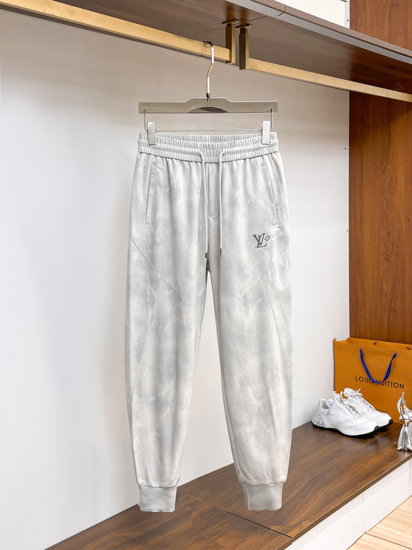 _duk9skXaXv0EvZjv5FaIAYJVu5ExVthnnID1azw