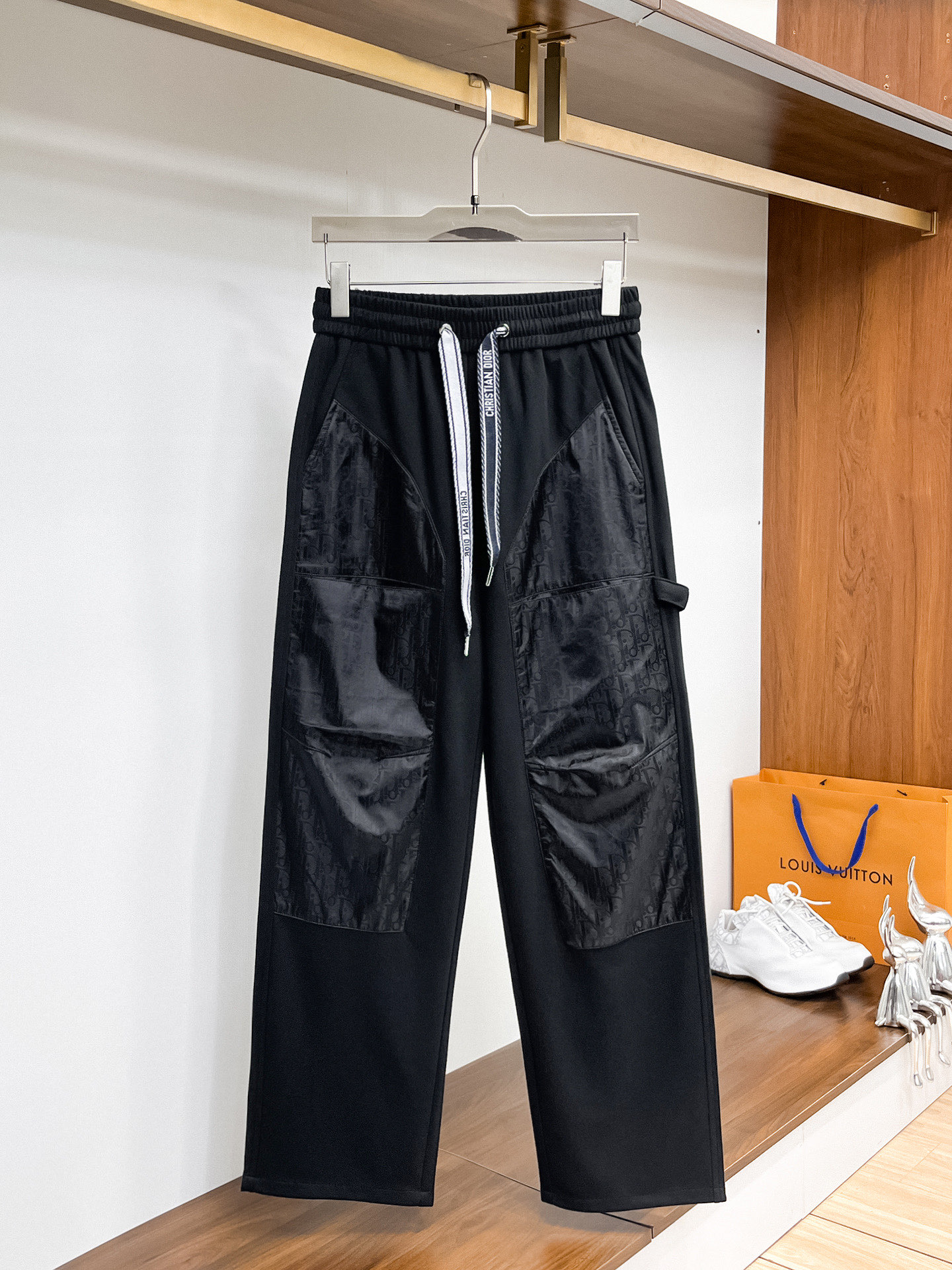 _deE9sMzpxAKMSq3glEflgdJs8LQUMeomdLchUHw