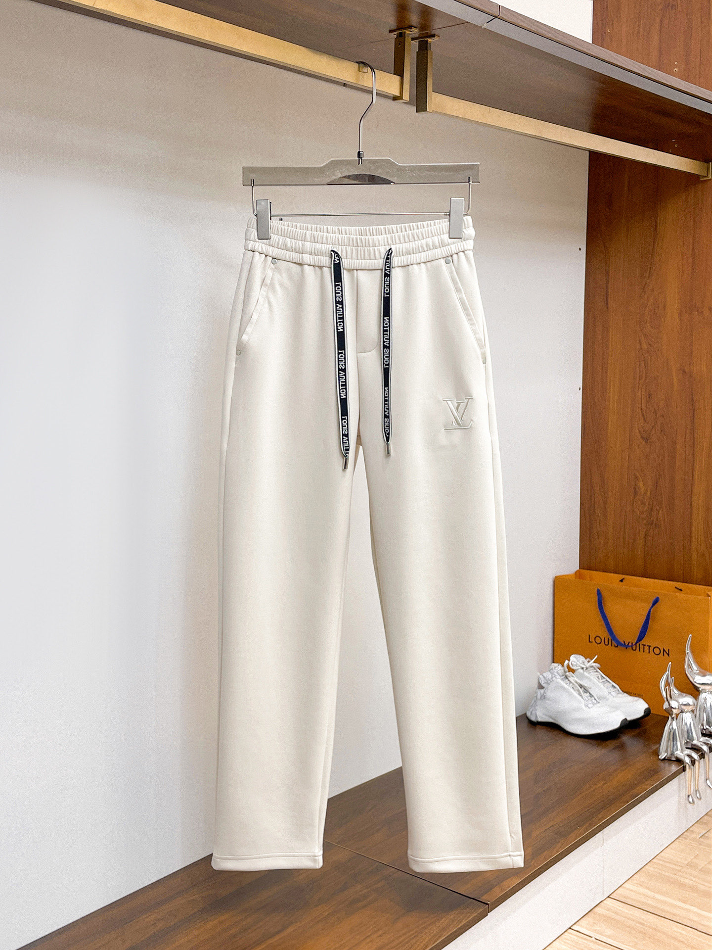 _dih9sPpjvd7bznJtD-Xj-R-ftbUZ_0qz2bx46nA