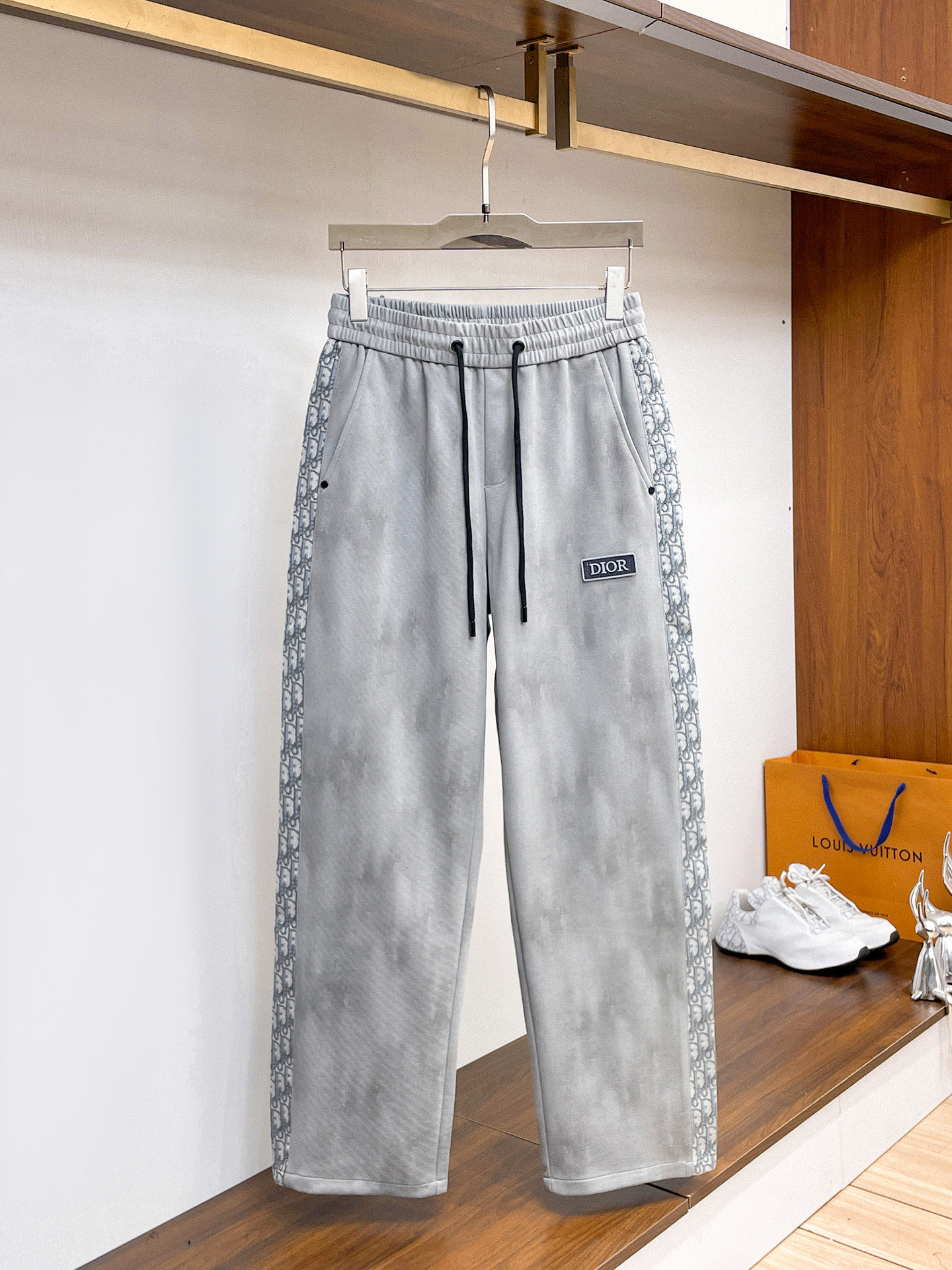 _dsd9sHHRlOCJ6IyeLAXA4H-pJIBpi0WqWCJkYZA